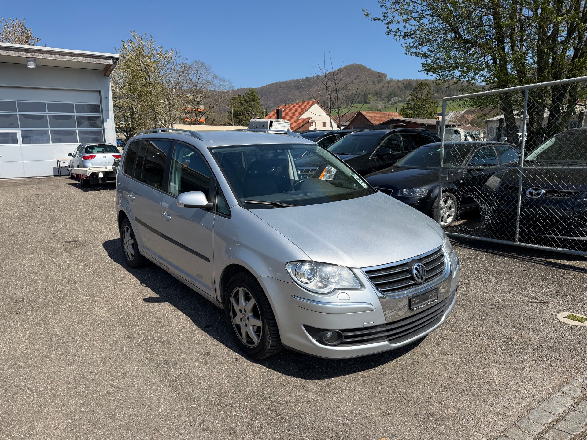 VW Touran 2.0 TDI Highline-image-2