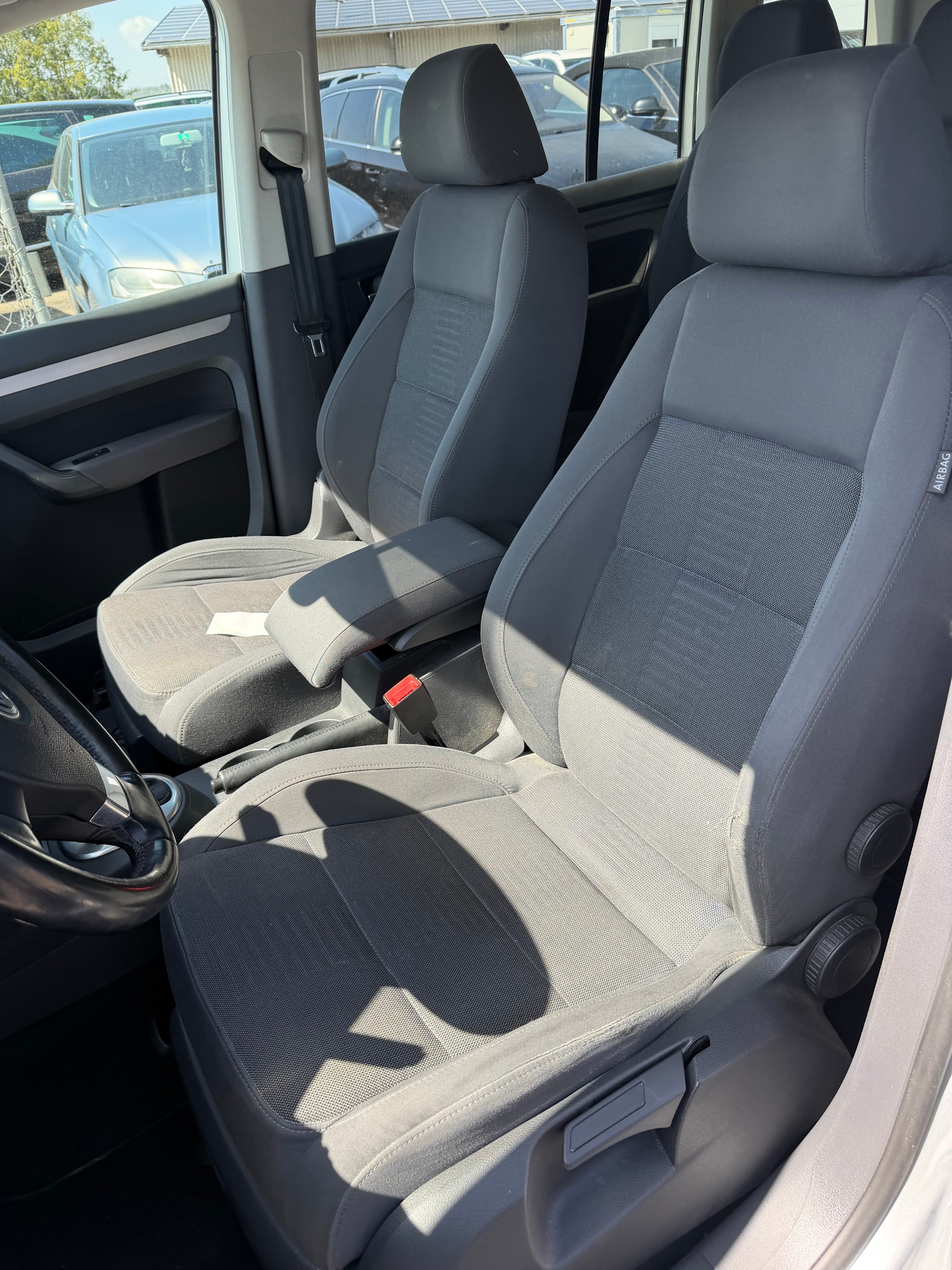 VW Touran 2.0 TDI Highline-image-7