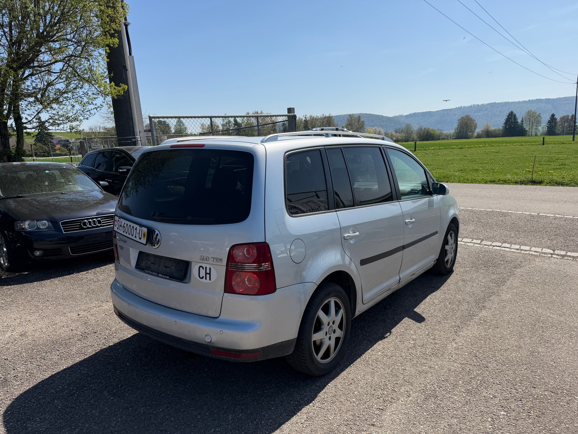 VW Touran 2.0 TDI Highline-image-3