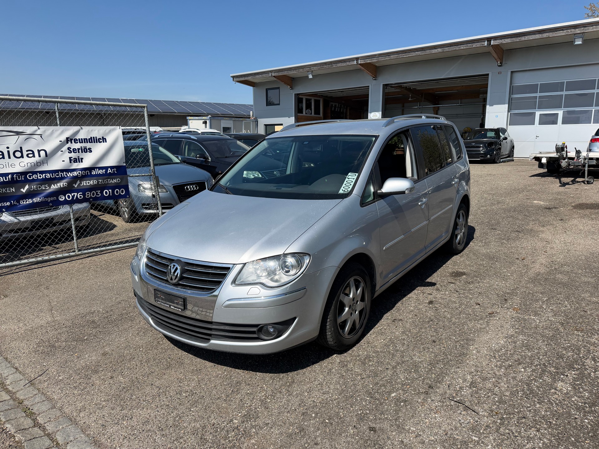 VW Touran 2.0 TDI Highline-image-0