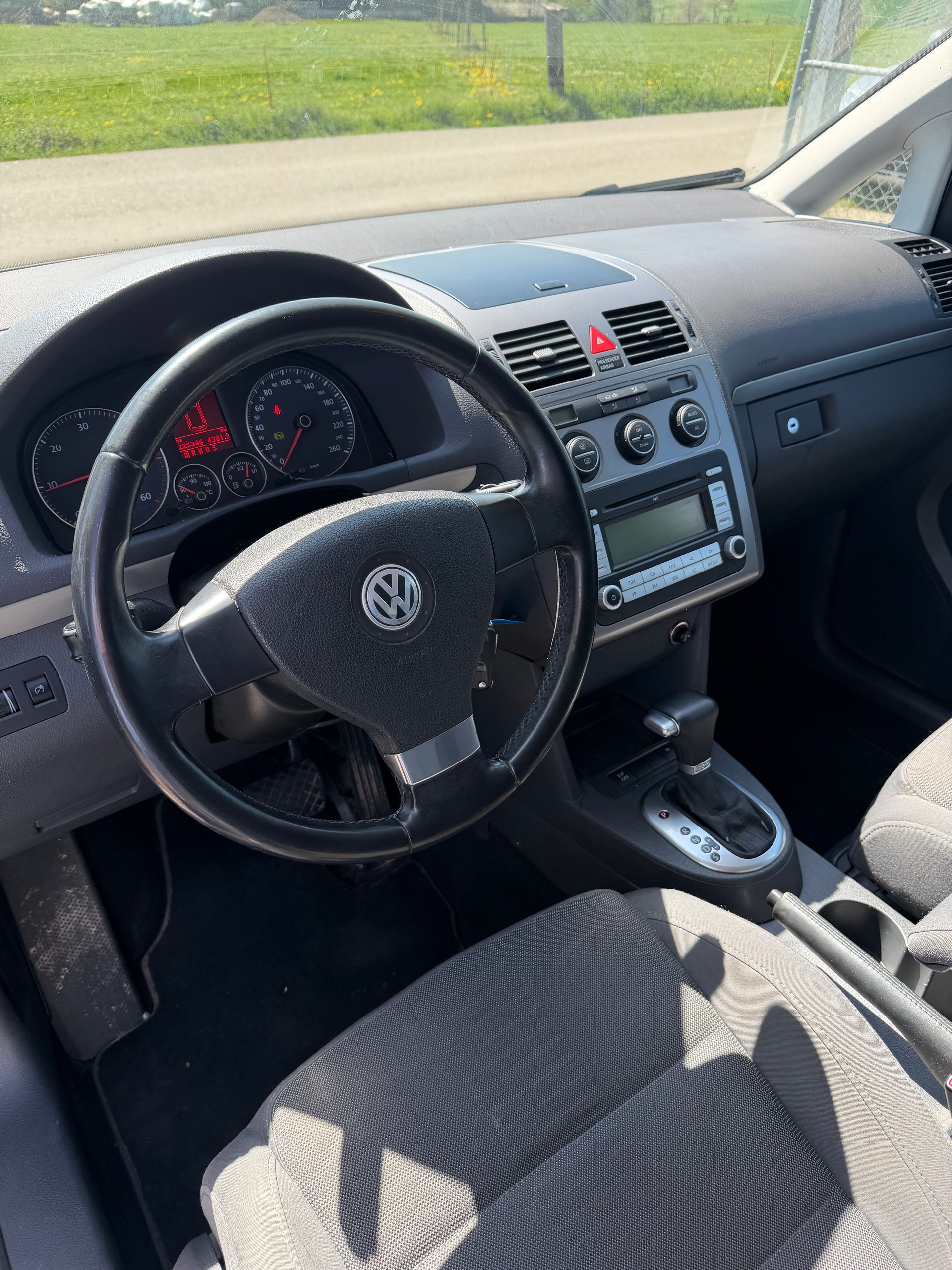VW Touran 2.0 TDI Highline-image-8