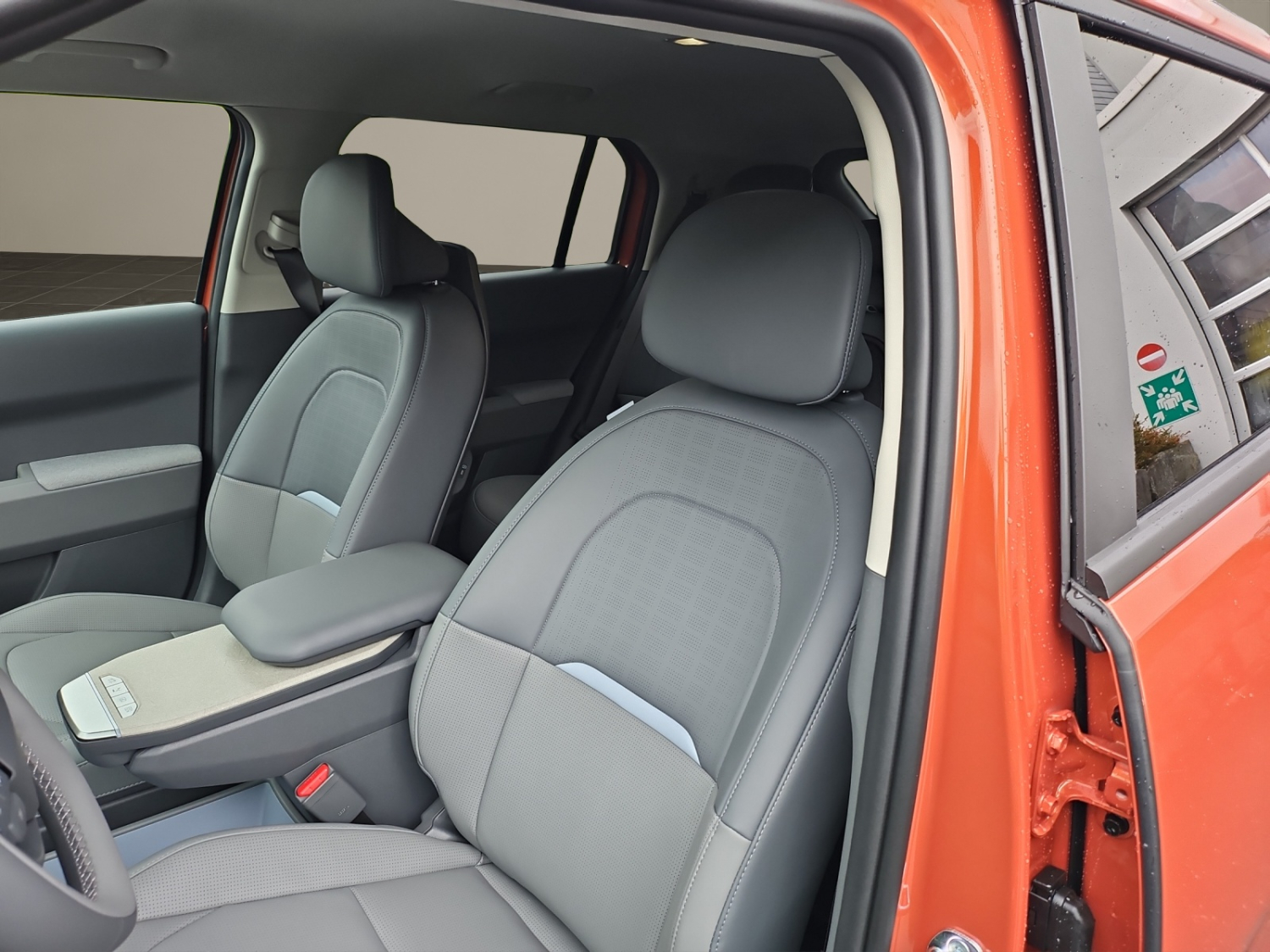 KIA EV3 81 kWh Earth+-image-8
