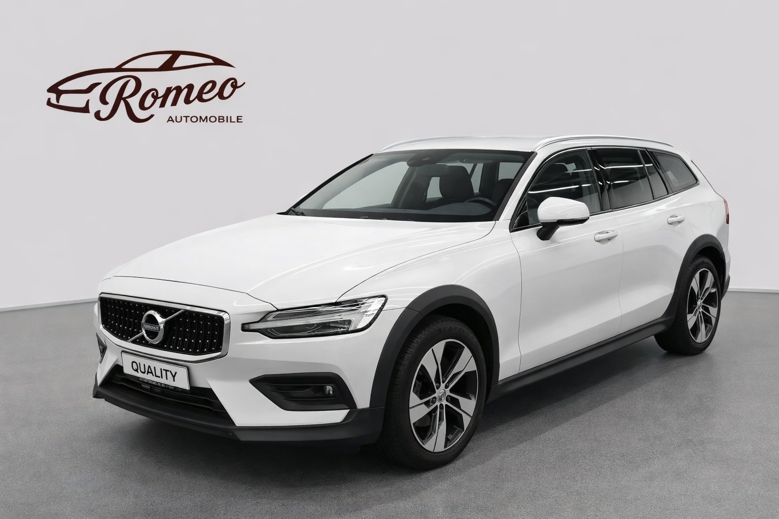 VOLVO V60 Cross Country B4 Diesel Mild Hybrid AWD Geartronic ** CH Fahrzeug ** 1. Hand **-image-0