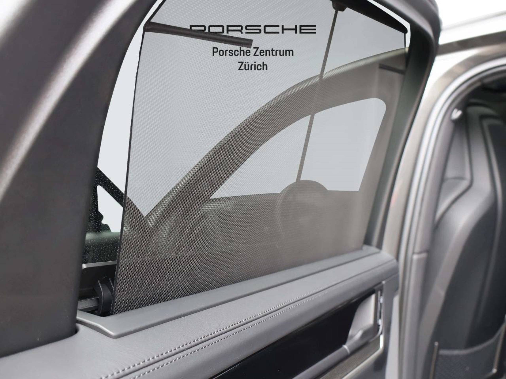 PORSCHE Cayenne S E-Hybrid Coupé-image-32