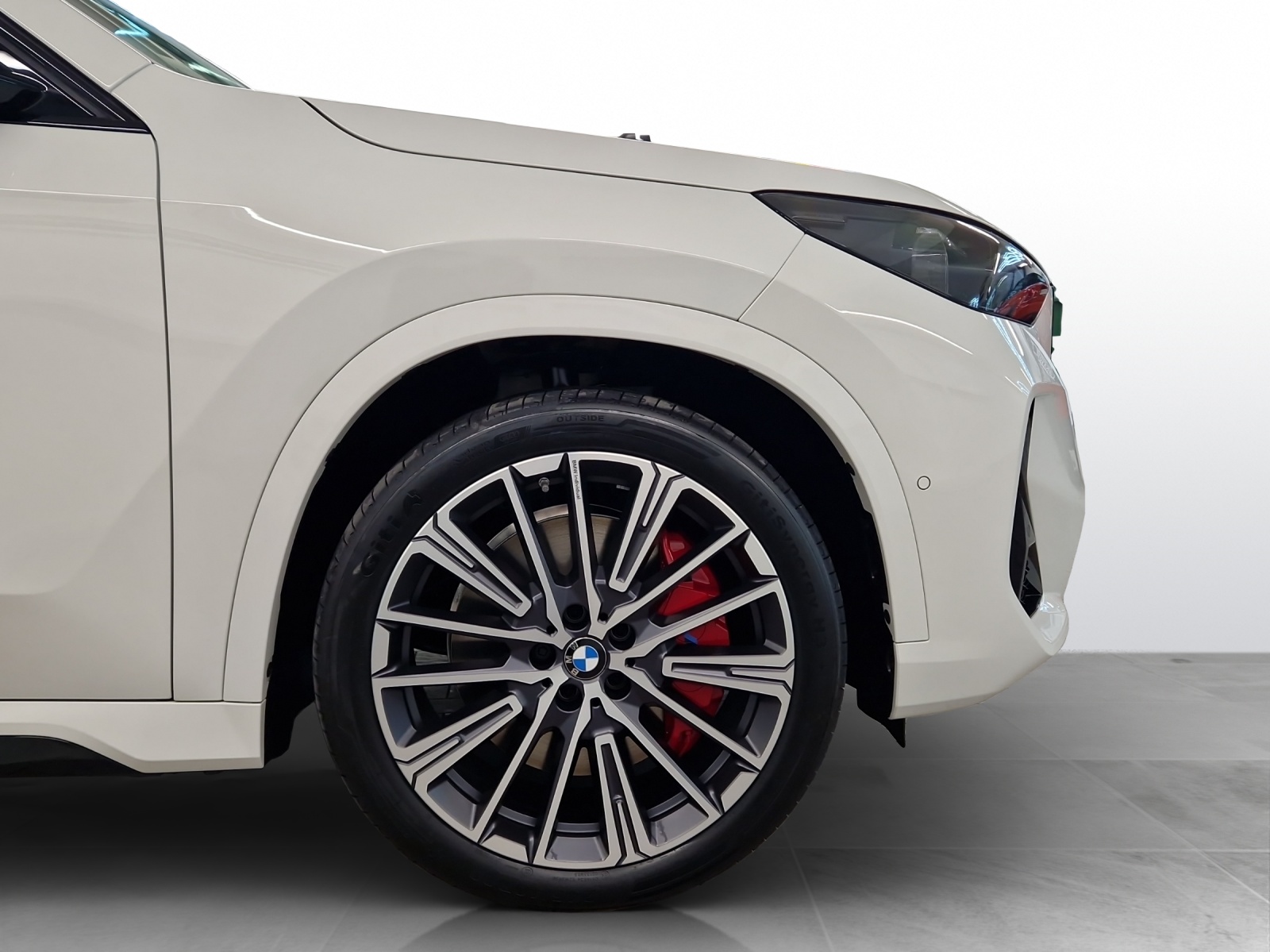 BMW iX1 xDrive 30 M Sport Pro-image-22