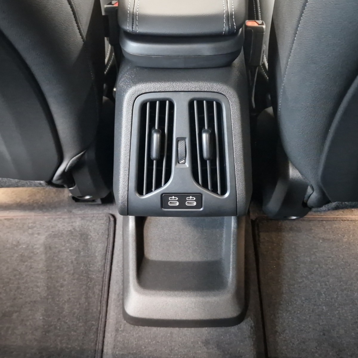 BMW iX1 xDrive 30 M Sport Pro-image-15