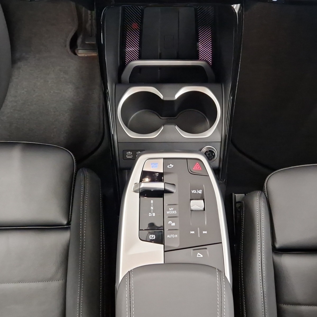 BMW iX1 xDrive 30 M Sport Pro-image-12