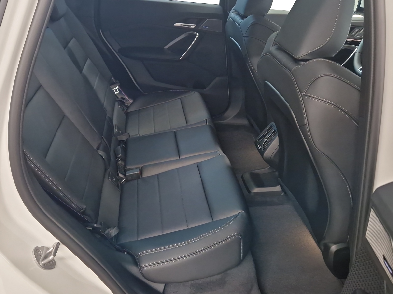 BMW iX1 xDrive 30 M Sport Pro-image-14