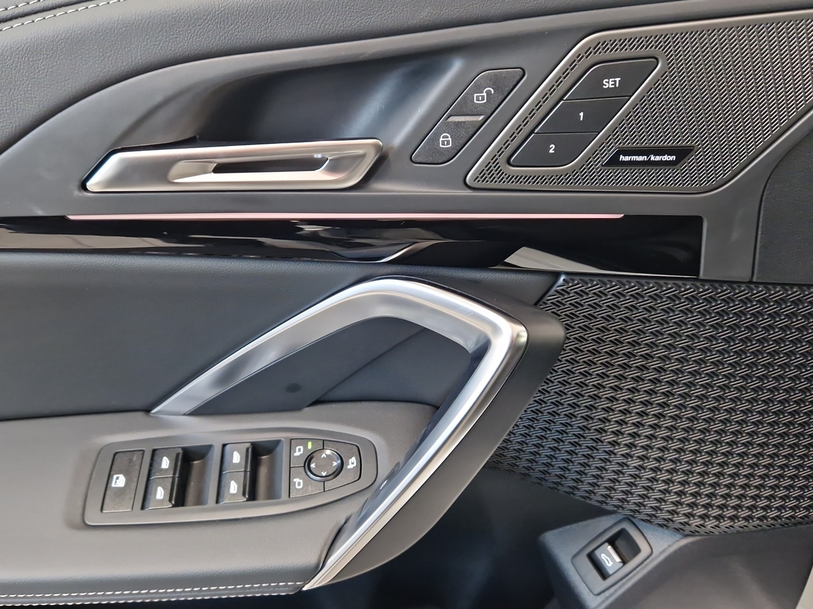 BMW iX1 xDrive 30 M Sport Pro-image-7