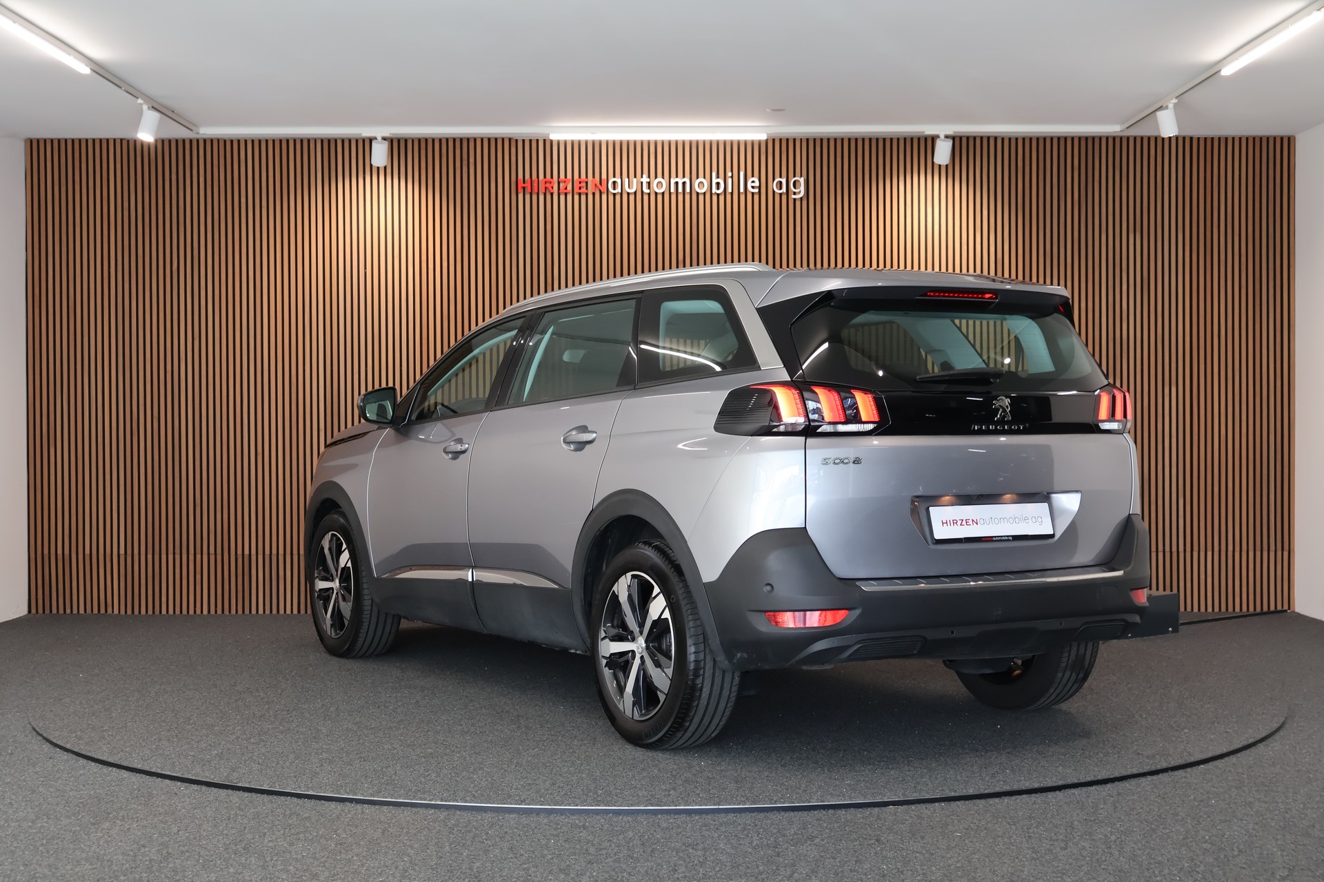 PEUGEOT 5008 1.2 Pure Tech Allure EAT8-image-2
