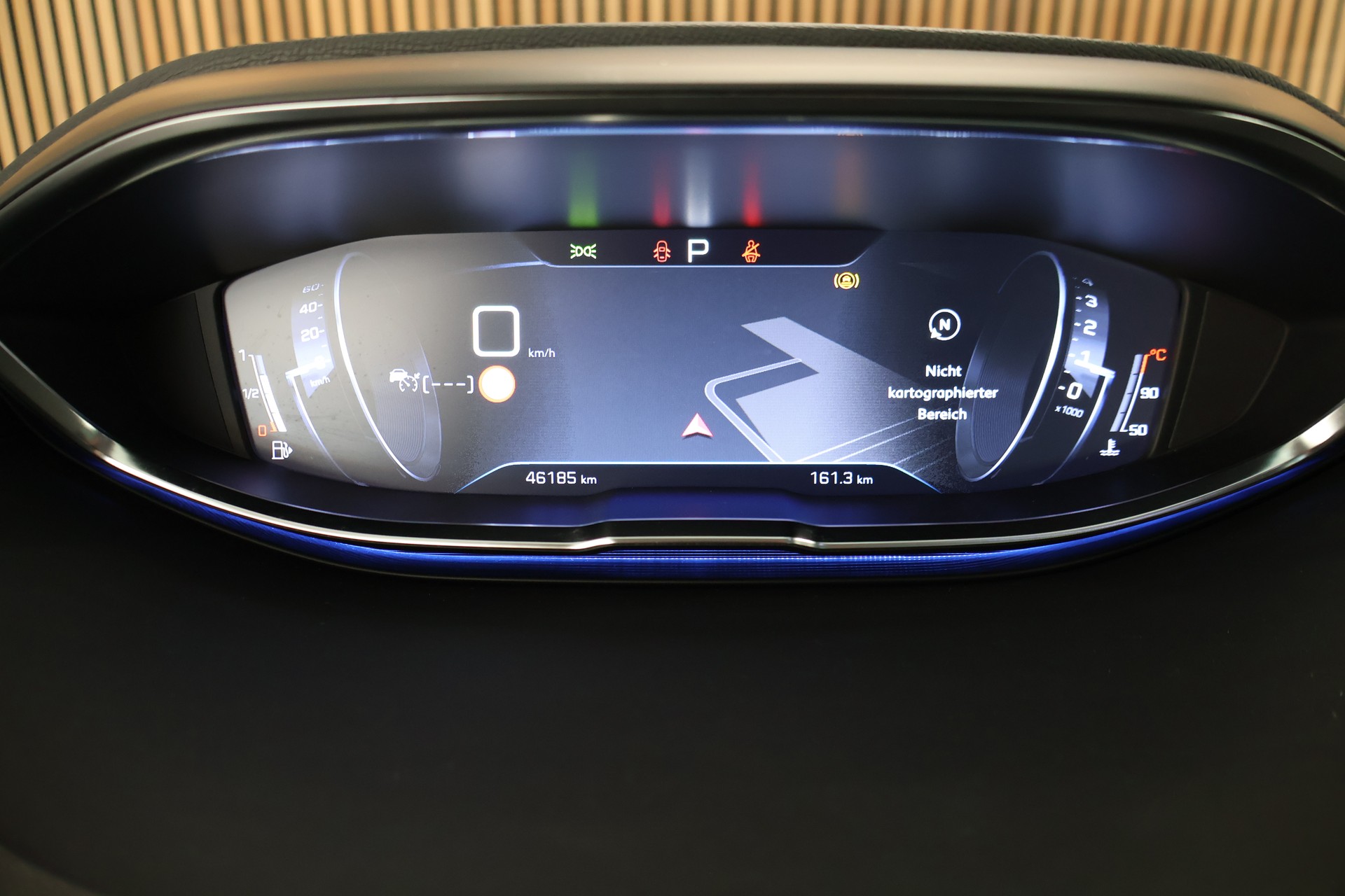 PEUGEOT 5008 1.2 Pure Tech Allure EAT8-image-28