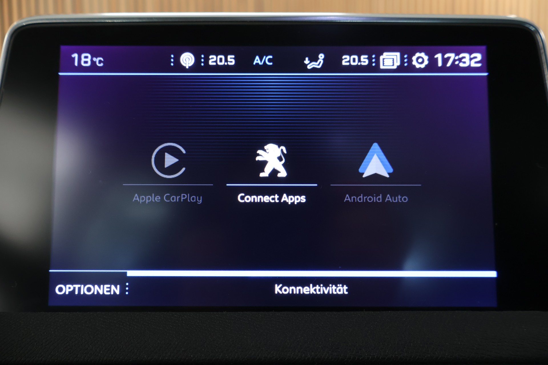 PEUGEOT 5008 1.2 Pure Tech Allure EAT8-image-26