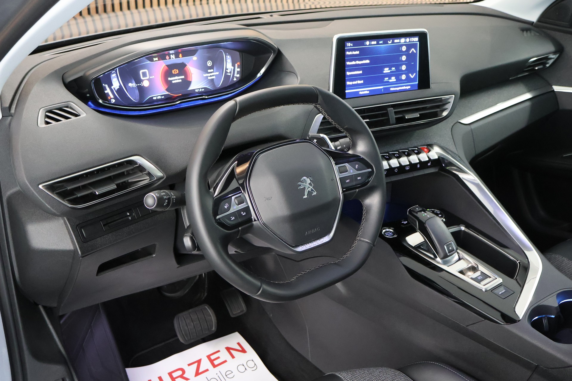 PEUGEOT 5008 1.2 Pure Tech Allure EAT8-image-9