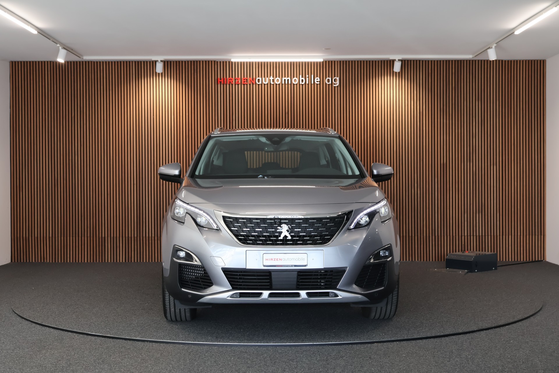 PEUGEOT 5008 1.2 Pure Tech Allure EAT8-image-7