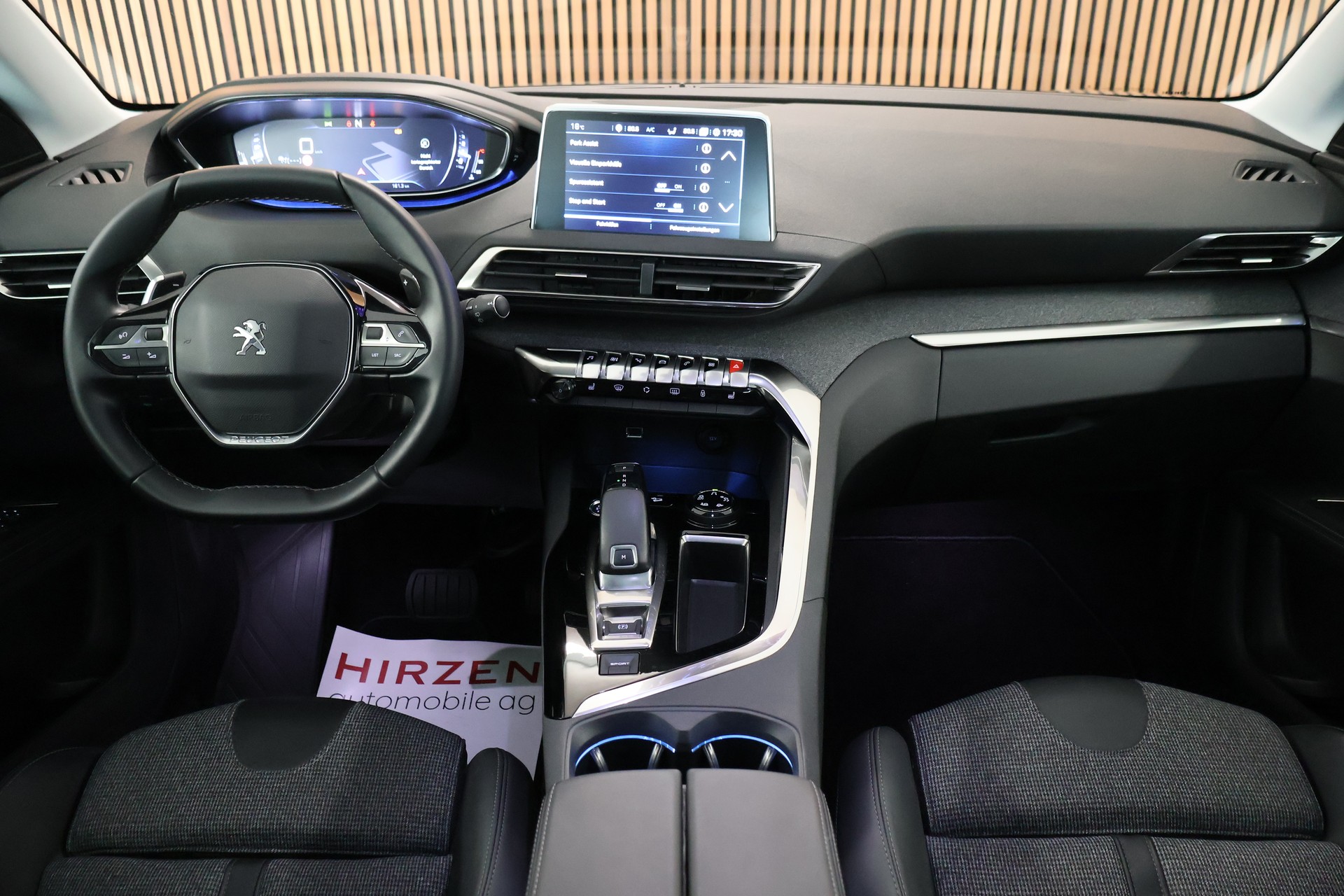 PEUGEOT 5008 1.2 Pure Tech Allure EAT8-image-15
