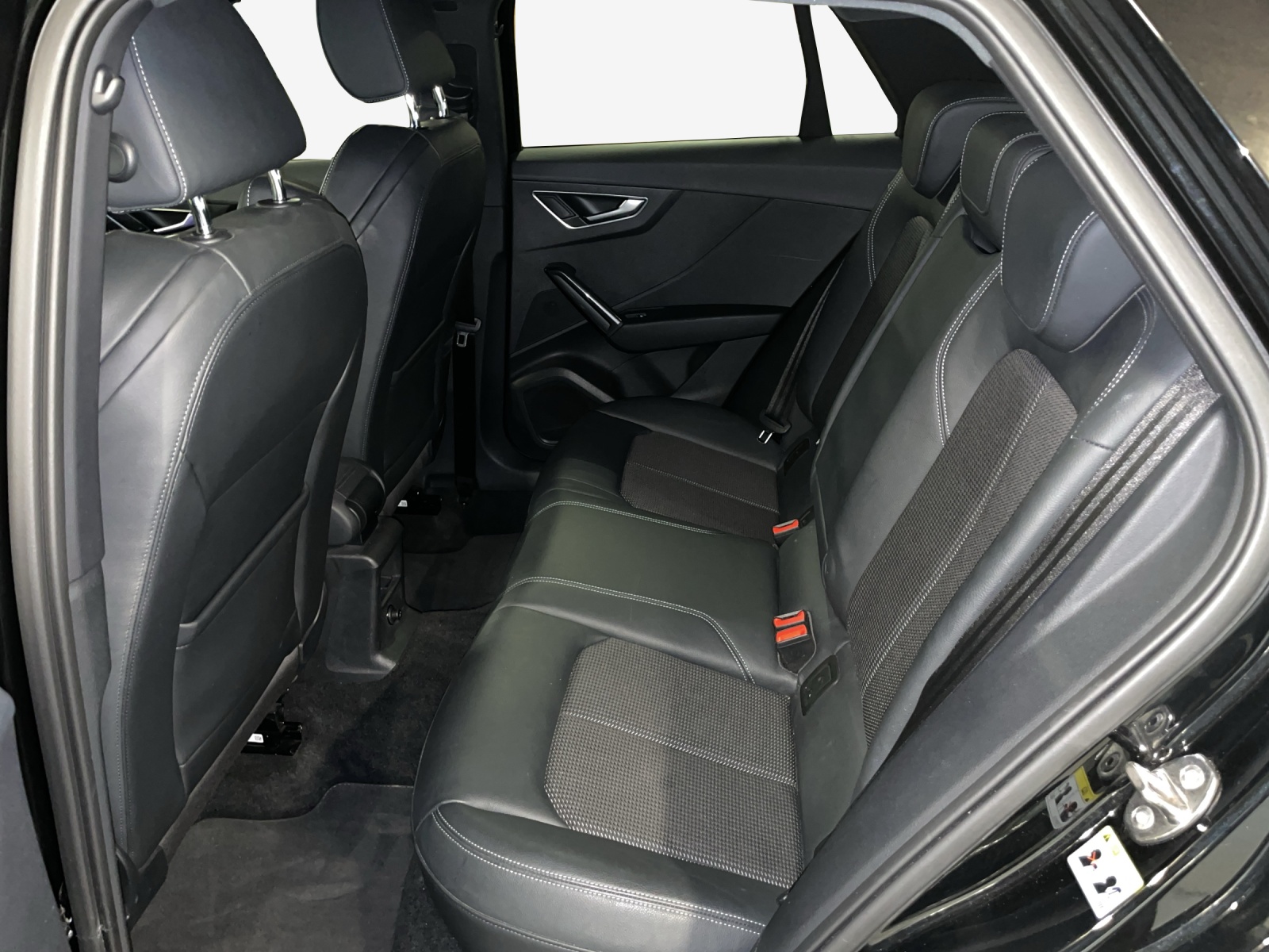 AUDI Q2 35 TDI quattro Sport Attraction S-tronic-image-11
