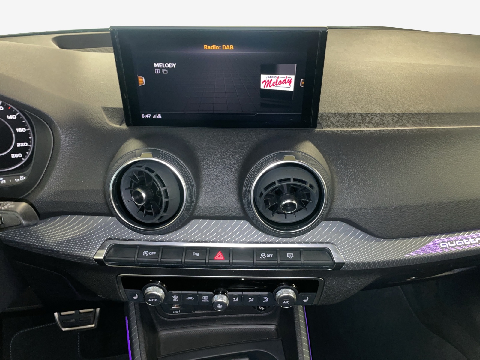 AUDI Q2 35 TDI quattro Sport Attraction S-tronic-image-10
