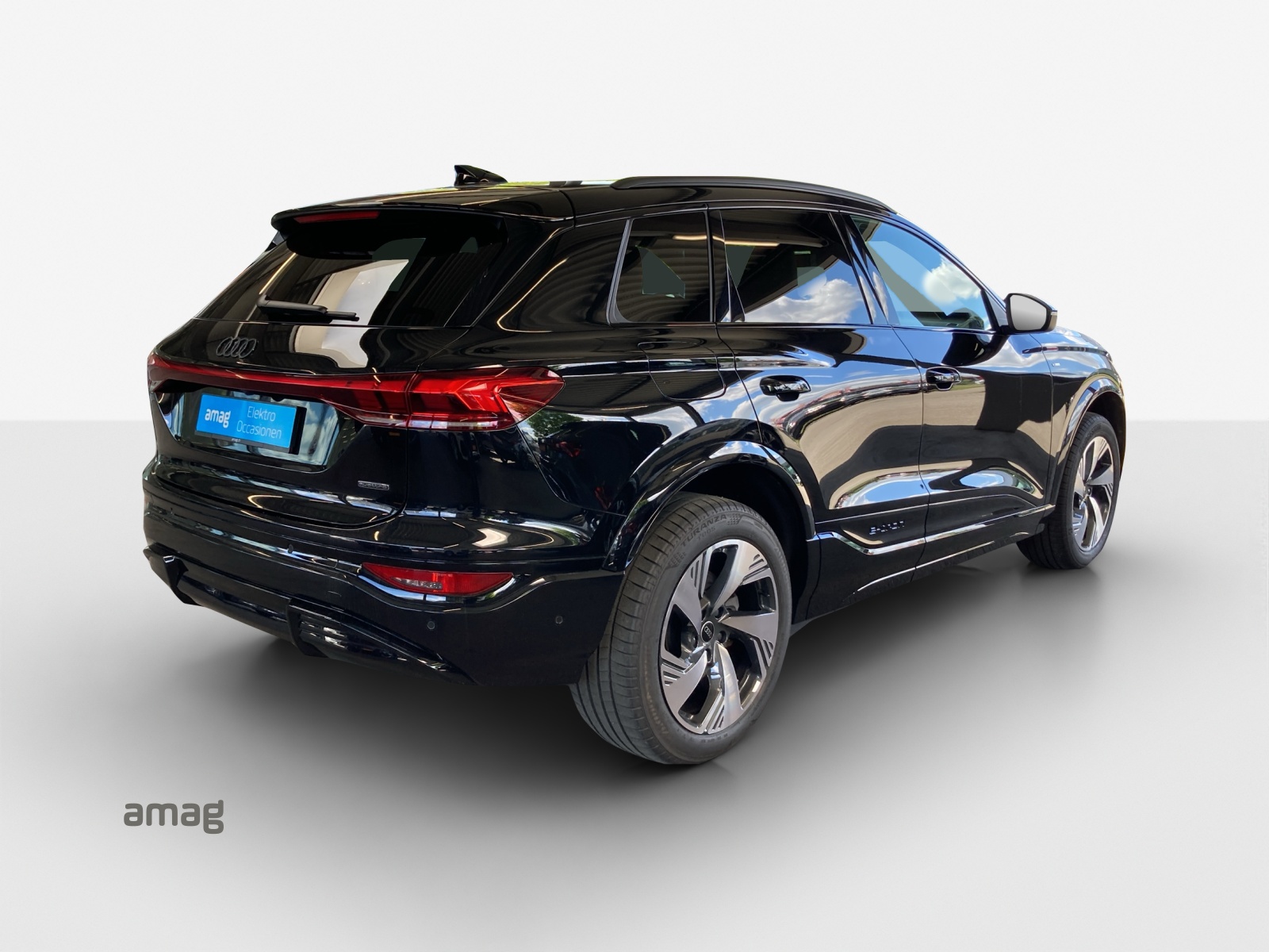 AUDI Q6 e-tron quattro-image-5