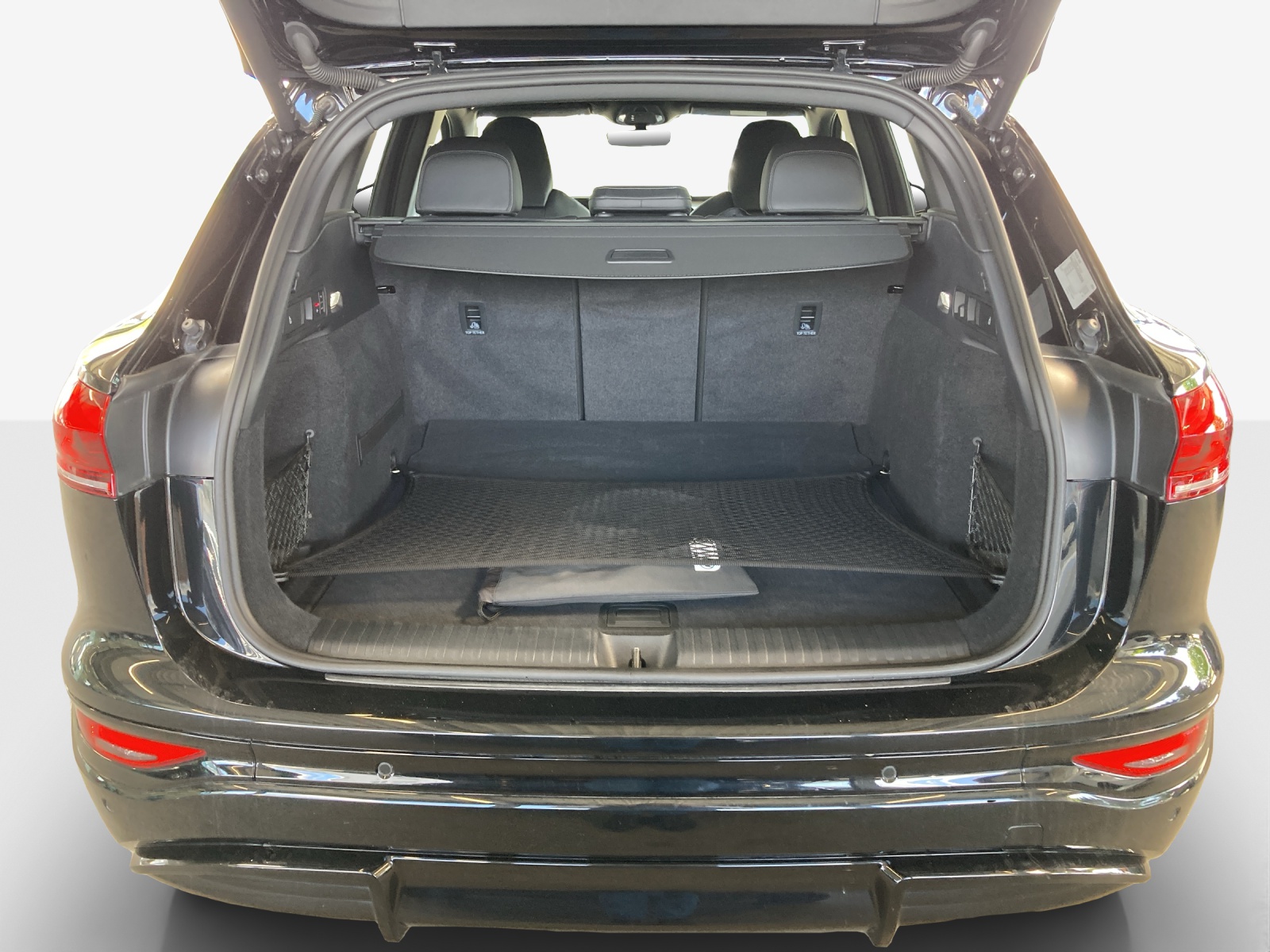 AUDI Q6 e-tron quattro-image-13
