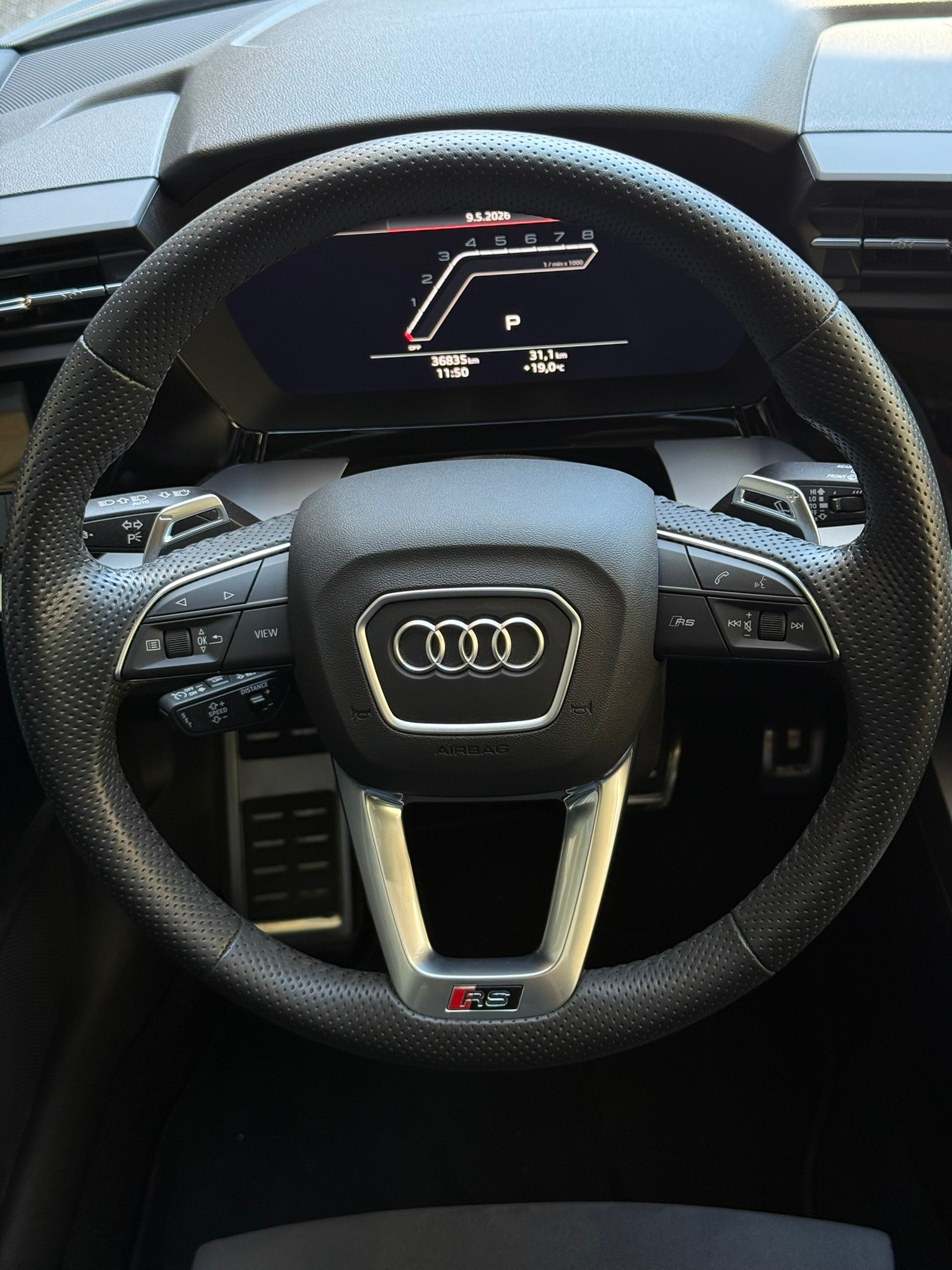 AUDI RS3 Sportback 2.5 TSI quattro S-tronic-image-10
