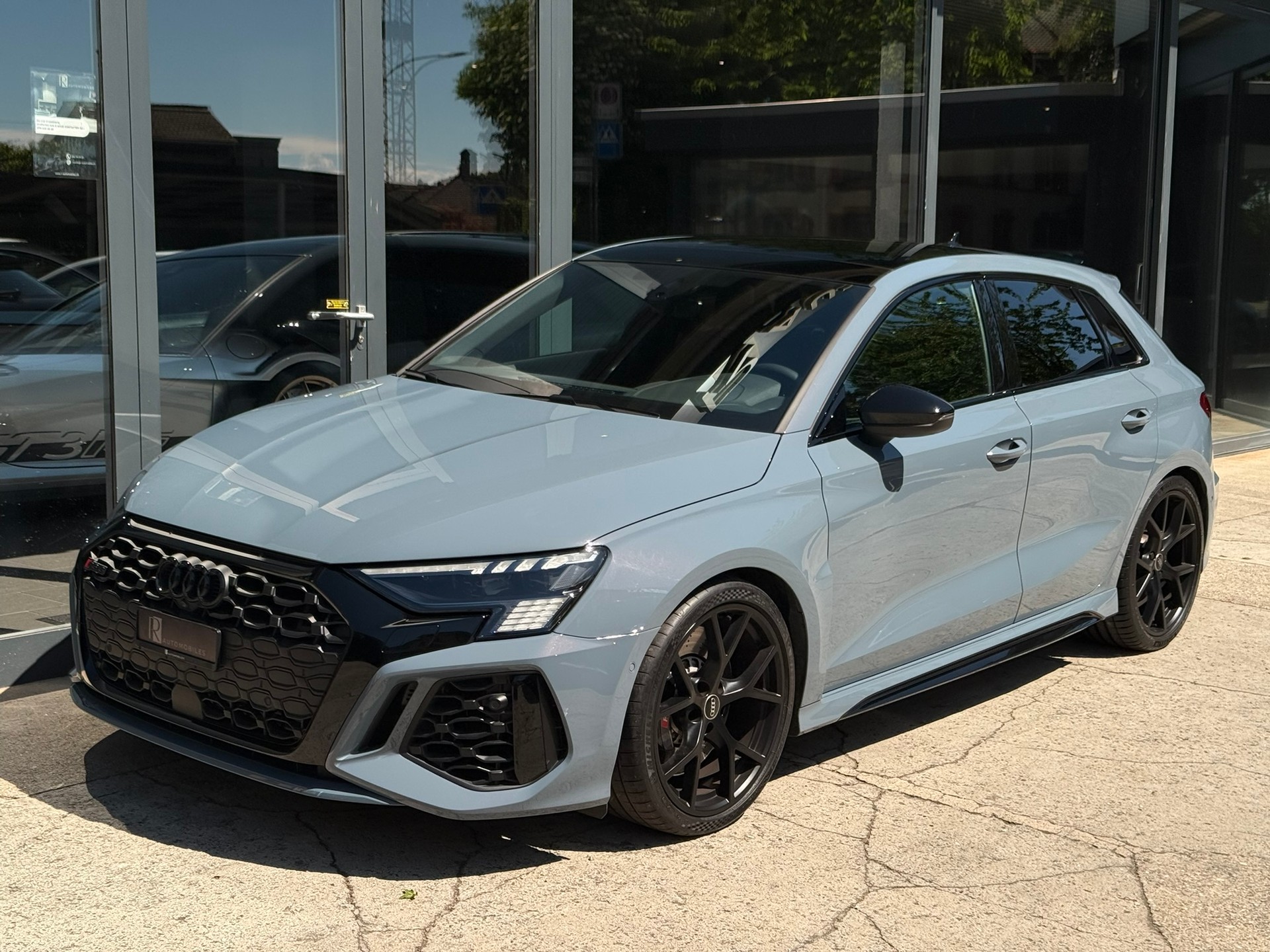 AUDI RS3 Sportback 2.5 TSI quattro S-tronic-image-19