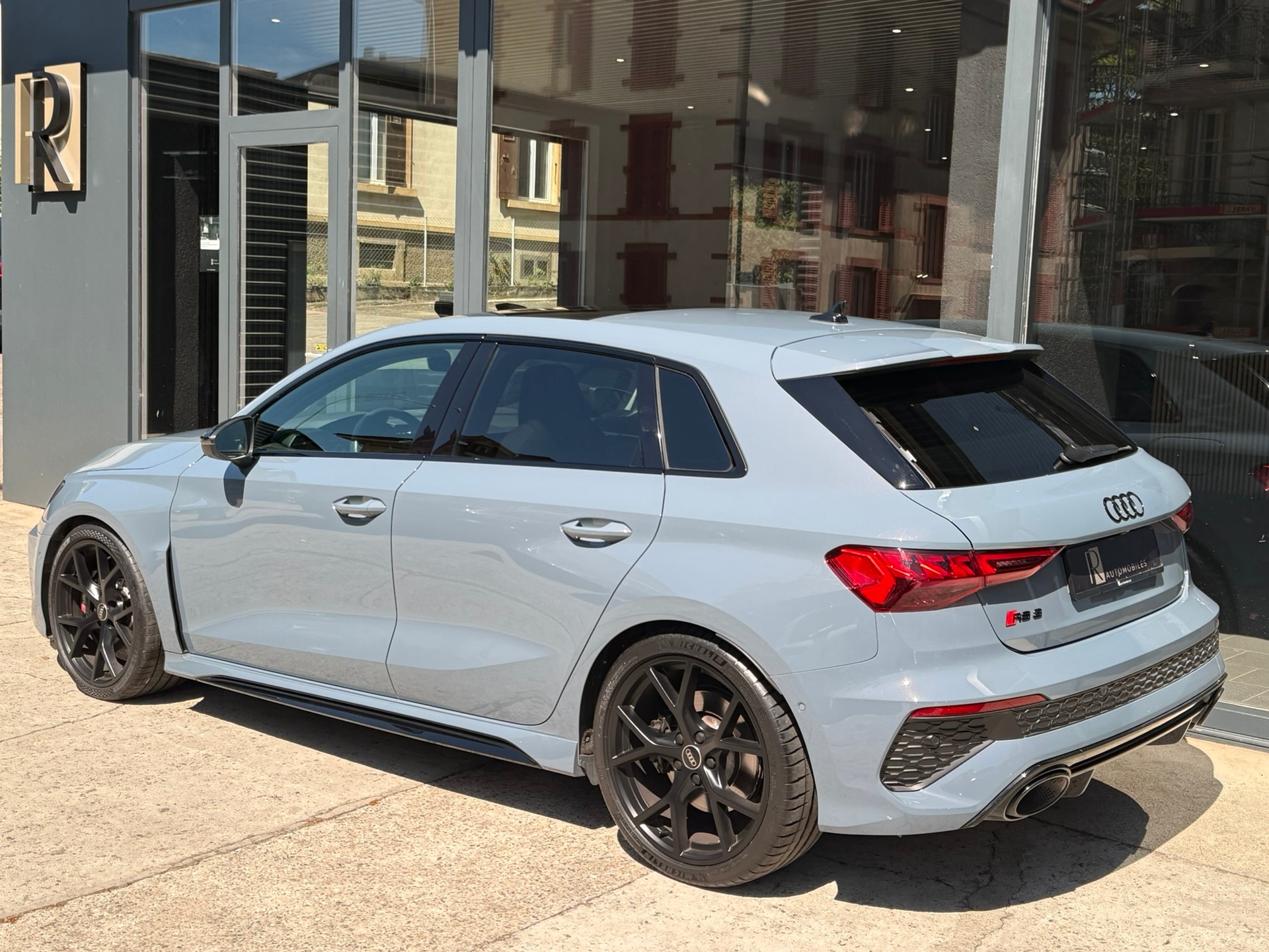 AUDI RS3 Sportback 2.5 TSI quattro S-tronic-image-20