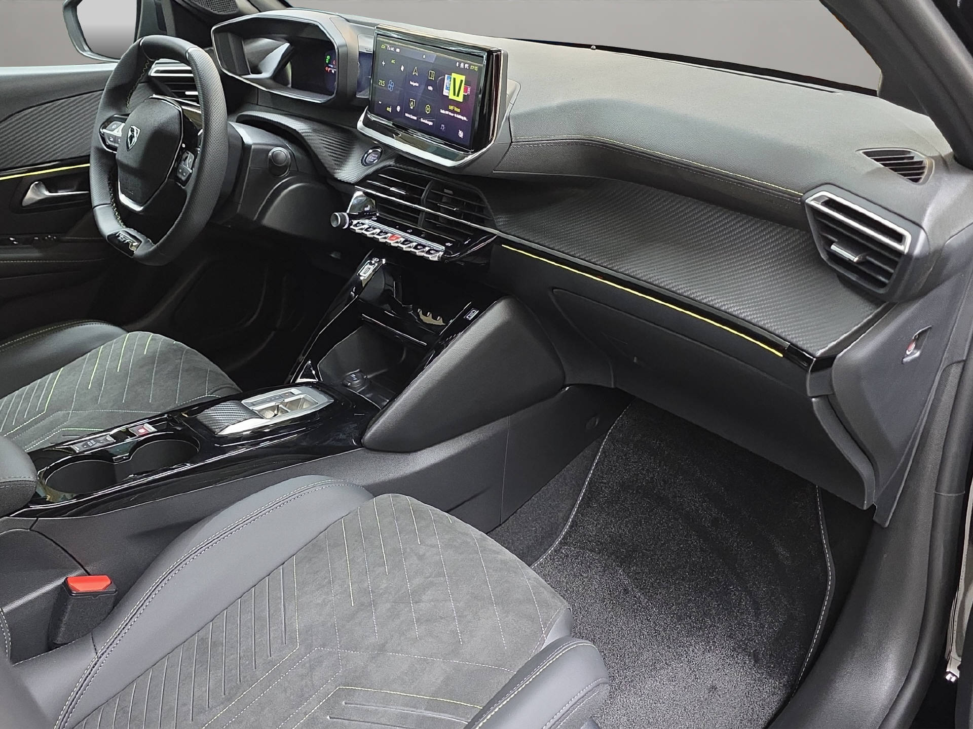PEUGEOT 208 1.2 Hybrid 145 GT-image-10