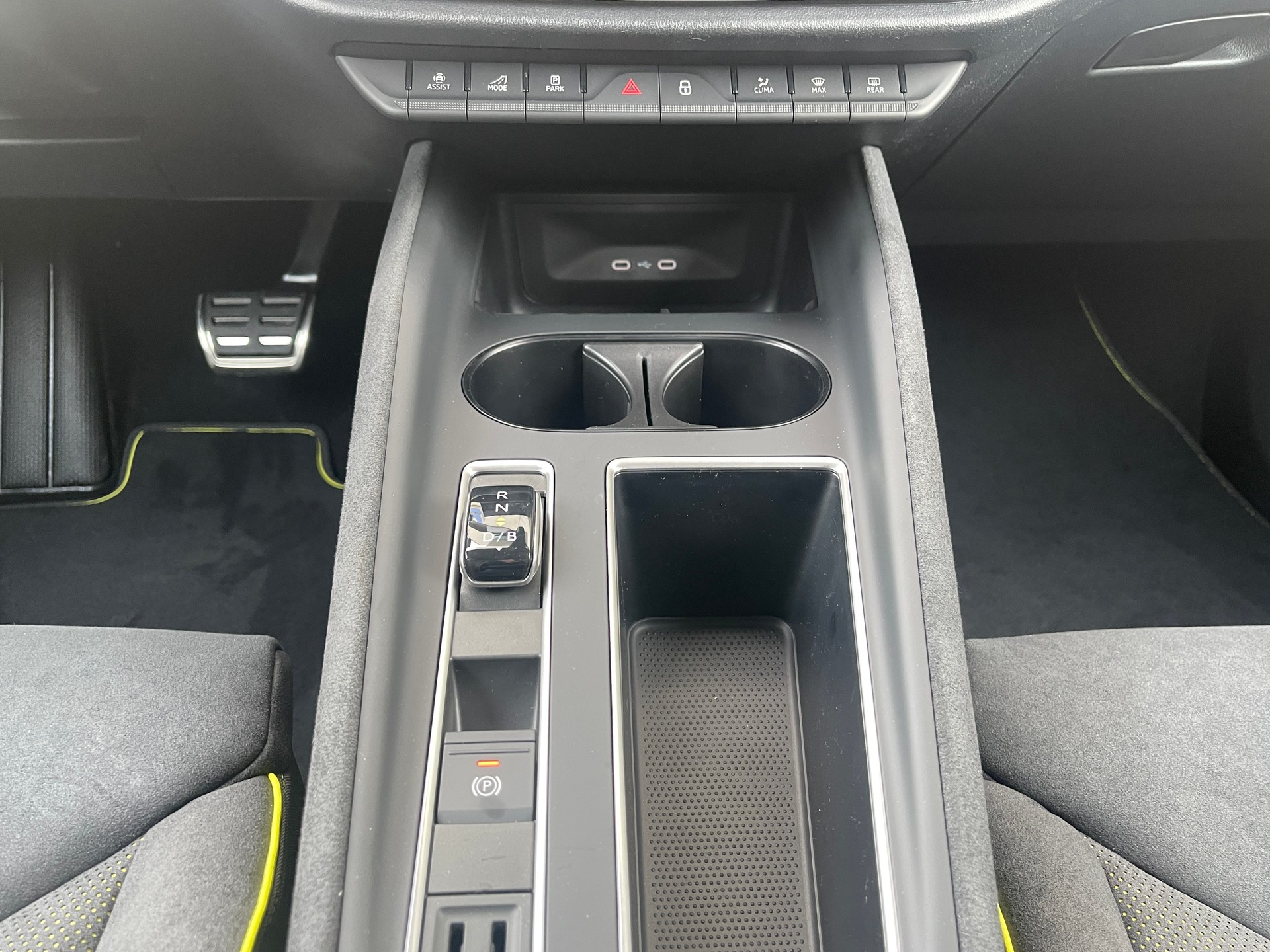 SKODA Elroq RS 4x4-image-19