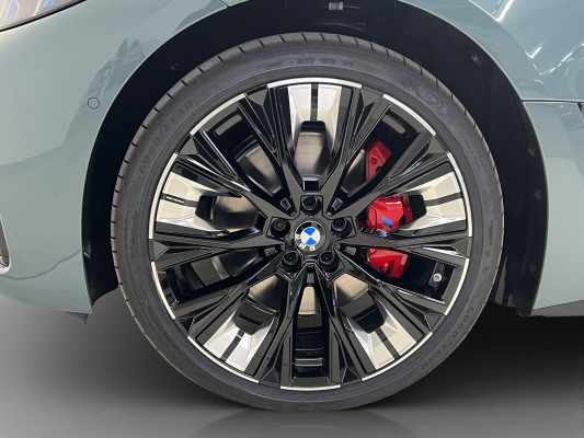 BMW i4 xDrive 40 M Sport Pro-image-7