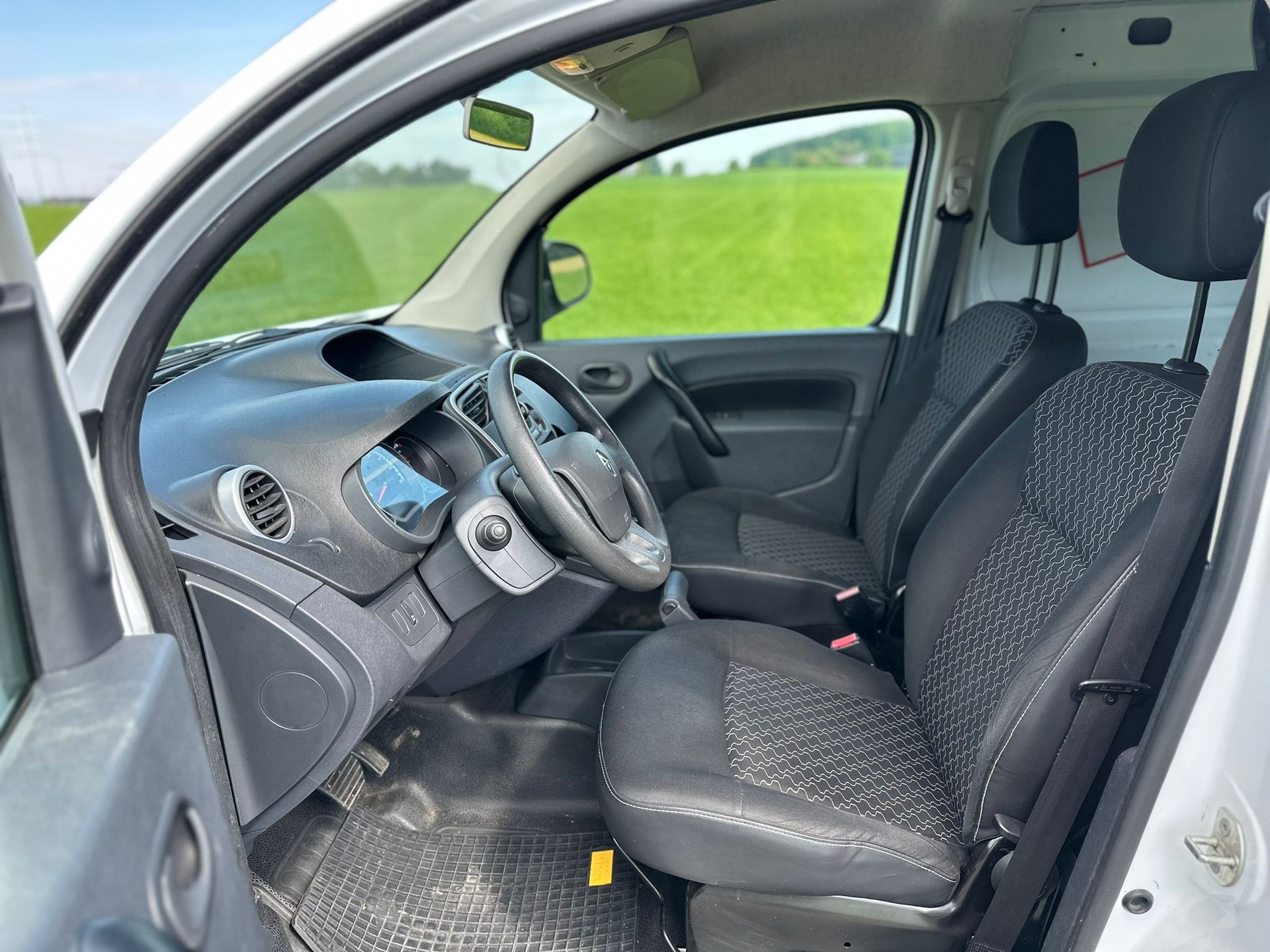 RENAULT Kangoo Z.E. Access-image-12