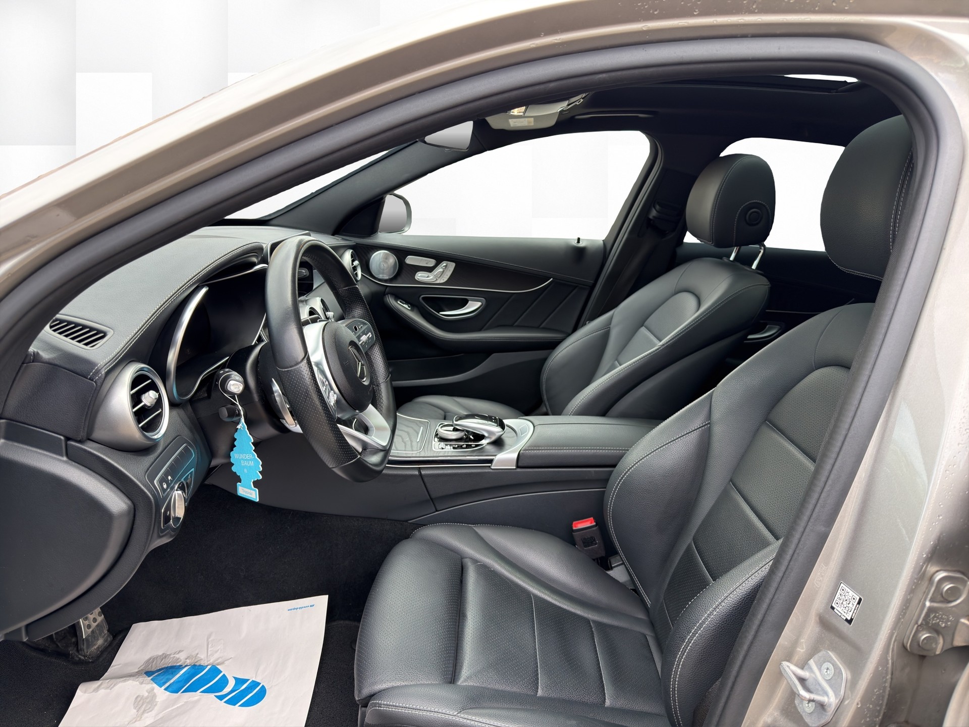 MERCEDES-BENZ C 200 AMG Line 4Matic 9G-Tronic-image-8