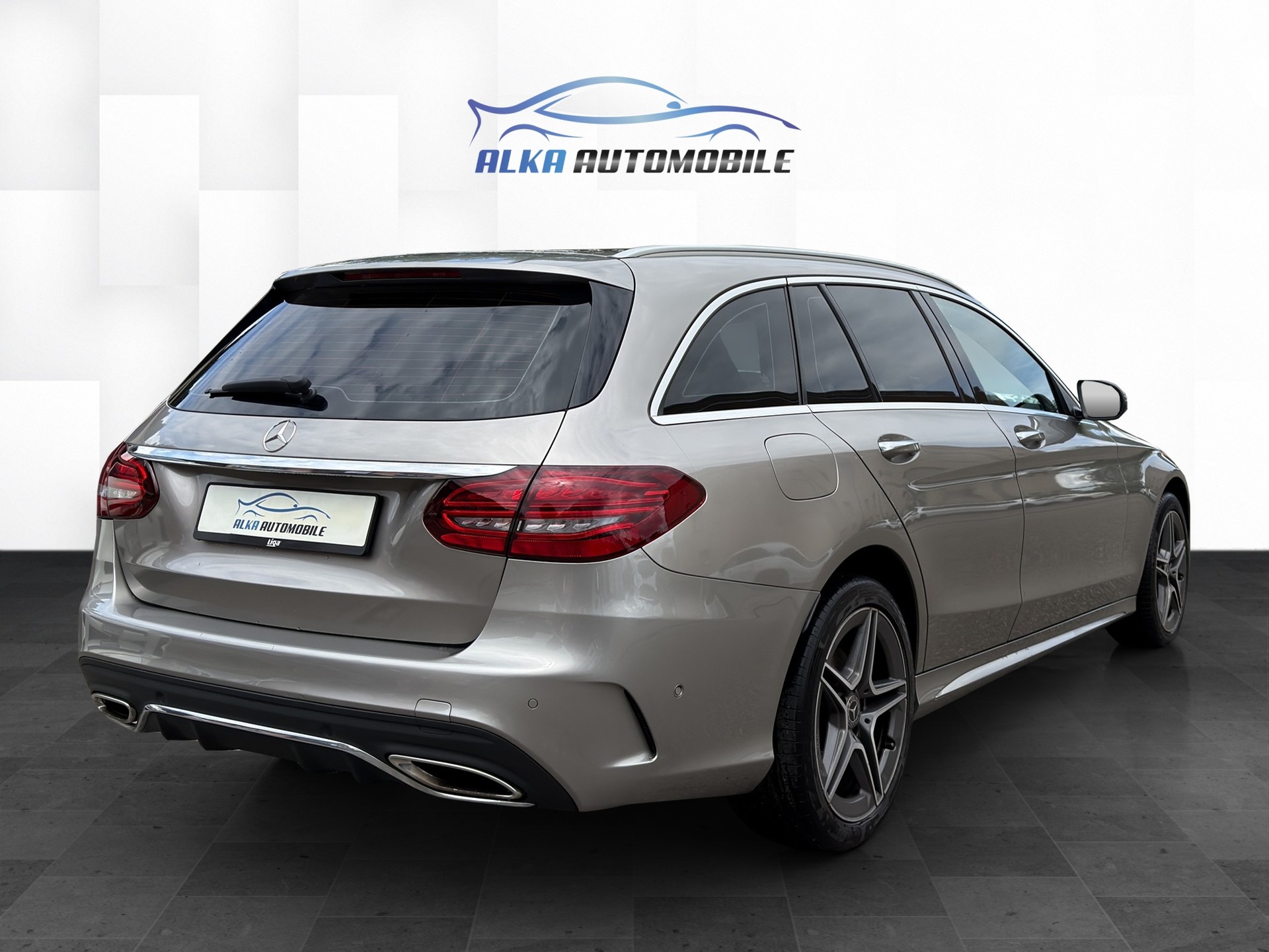 MERCEDES-BENZ C 200 AMG Line 4Matic 9G-Tronic-image-5