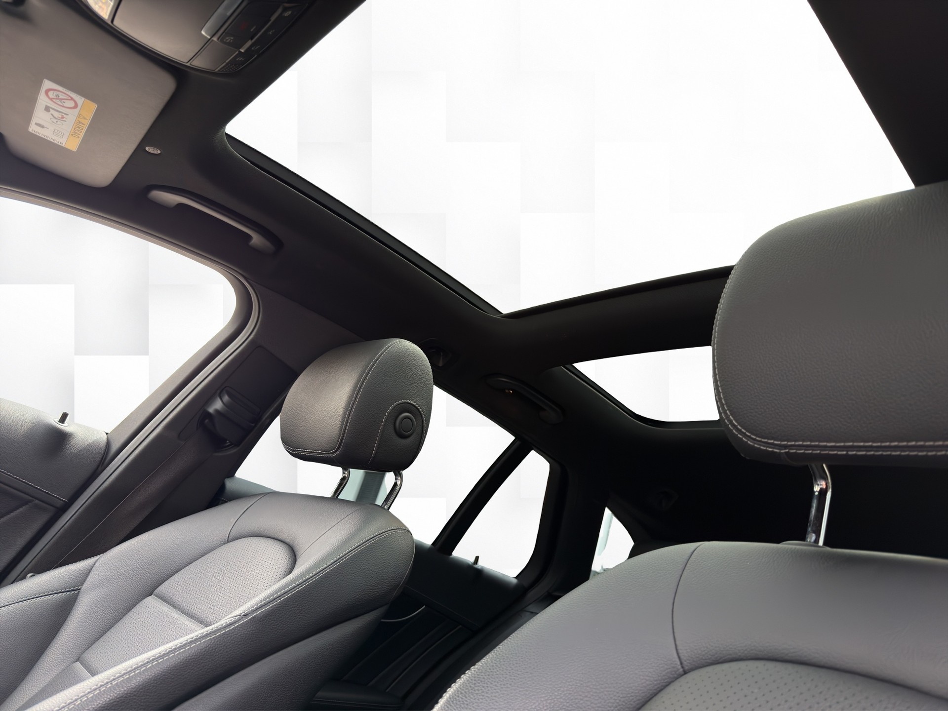 MERCEDES-BENZ C 200 AMG Line 4Matic 9G-Tronic-image-14