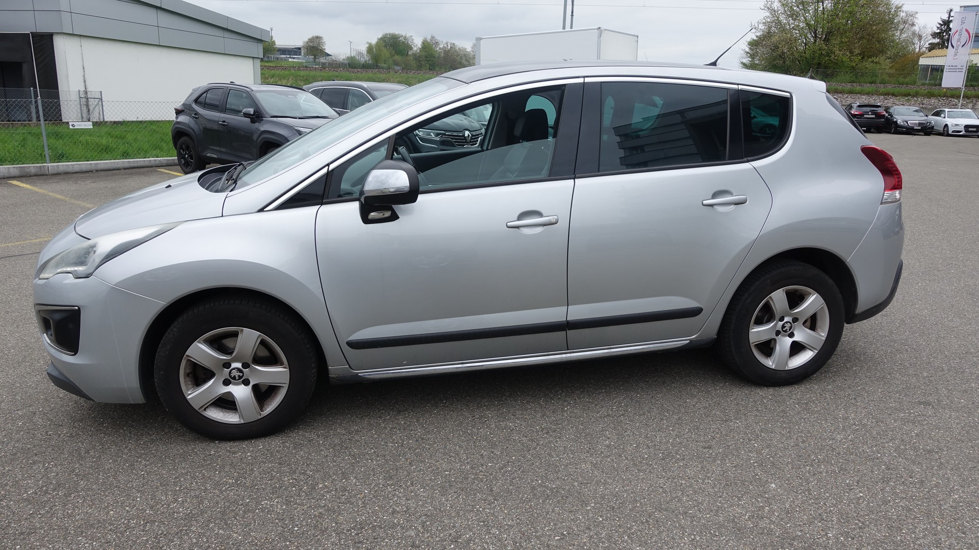 PEUGEOT 3008 1.6 16V T Style Tiptronic-image-3