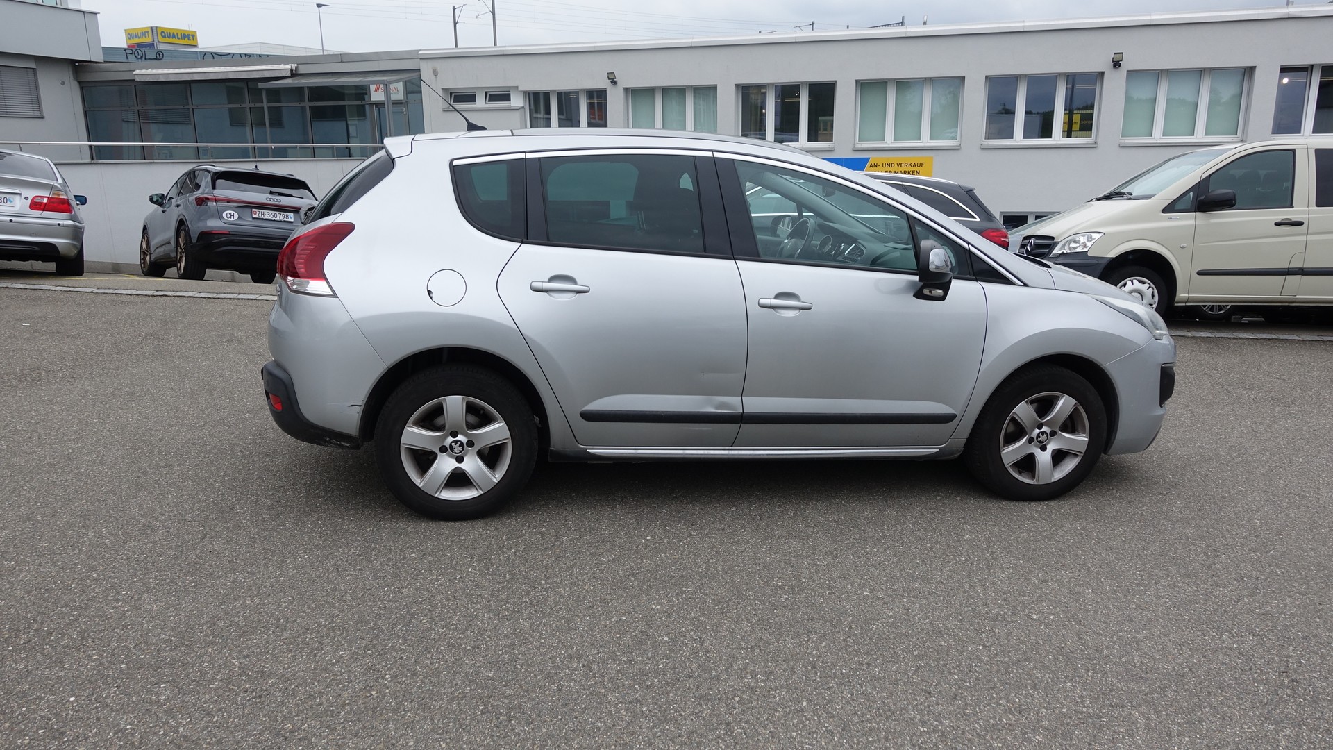 PEUGEOT 3008 1.6 16V T Style Tiptronic-image-2