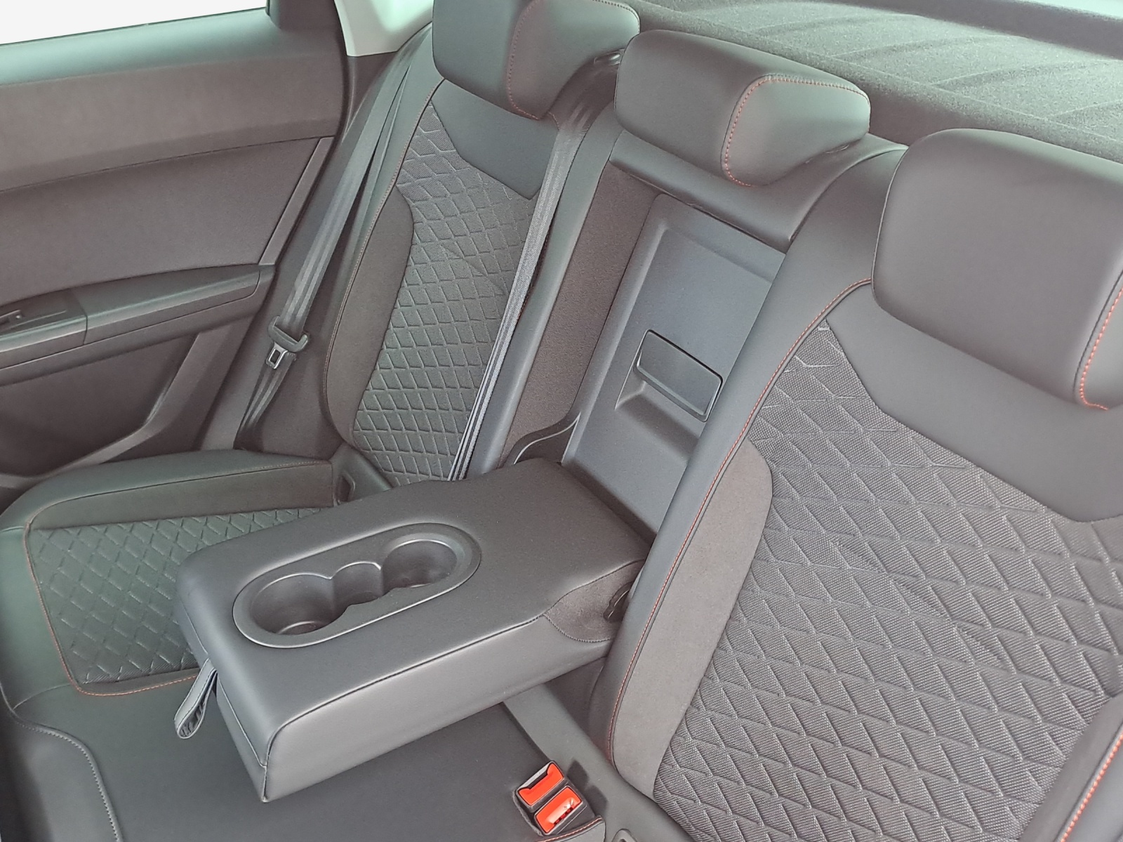SEAT Ateca 1.5 TSI EVO DSG FR-image-11