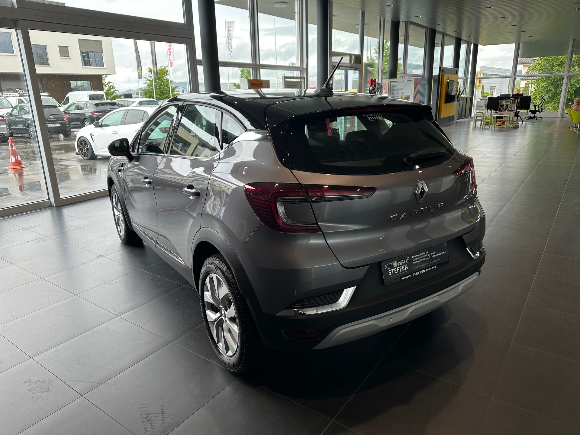 RENAULT Captur 1.3 TCe EDC Intens EDC-showroom-element-3