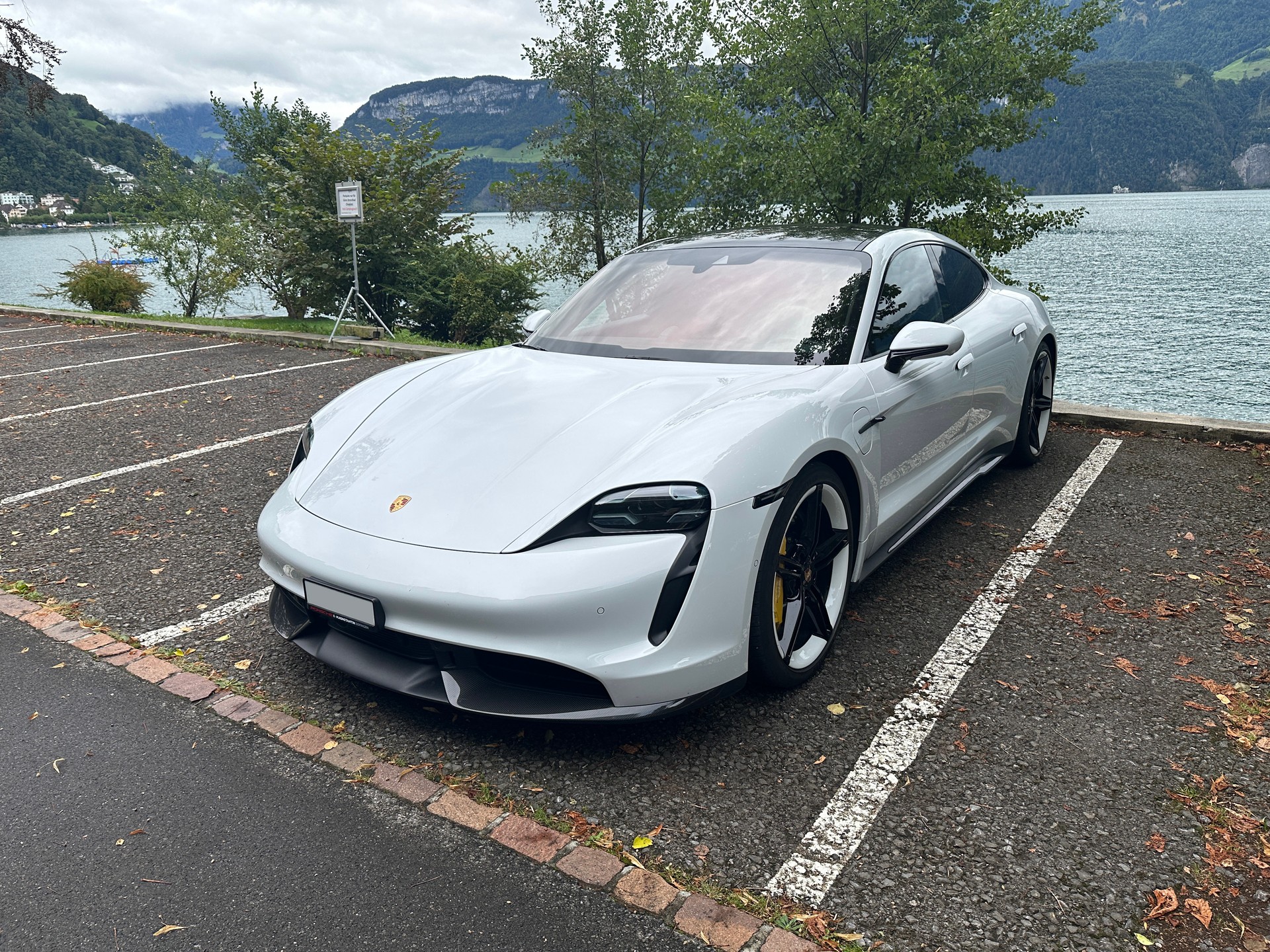 PORSCHE Taycan Turbo S