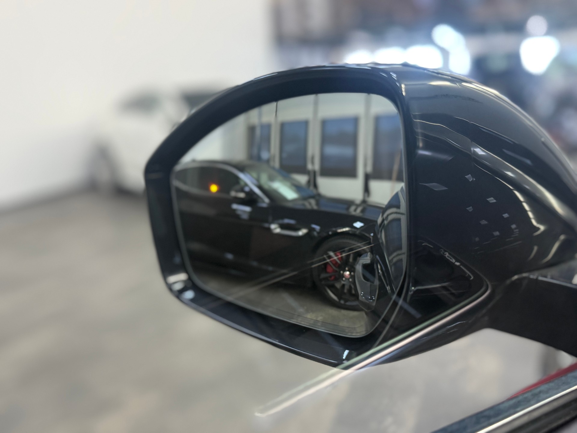 JAGUAR F-Pace 3.0 V6 Pure AWD Automatik-image-8