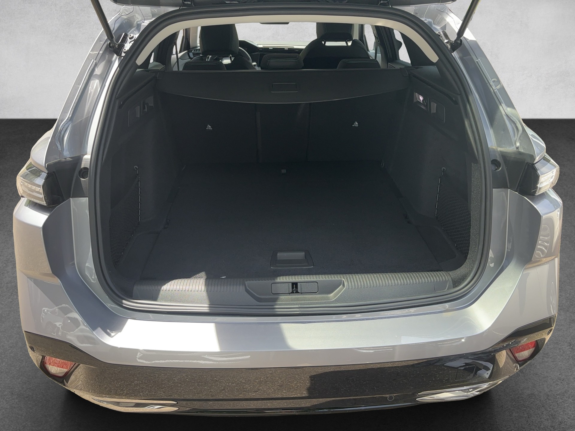 PEUGEOT 308 SW 1.2 Pure Tech Allure EAT8-image-10
