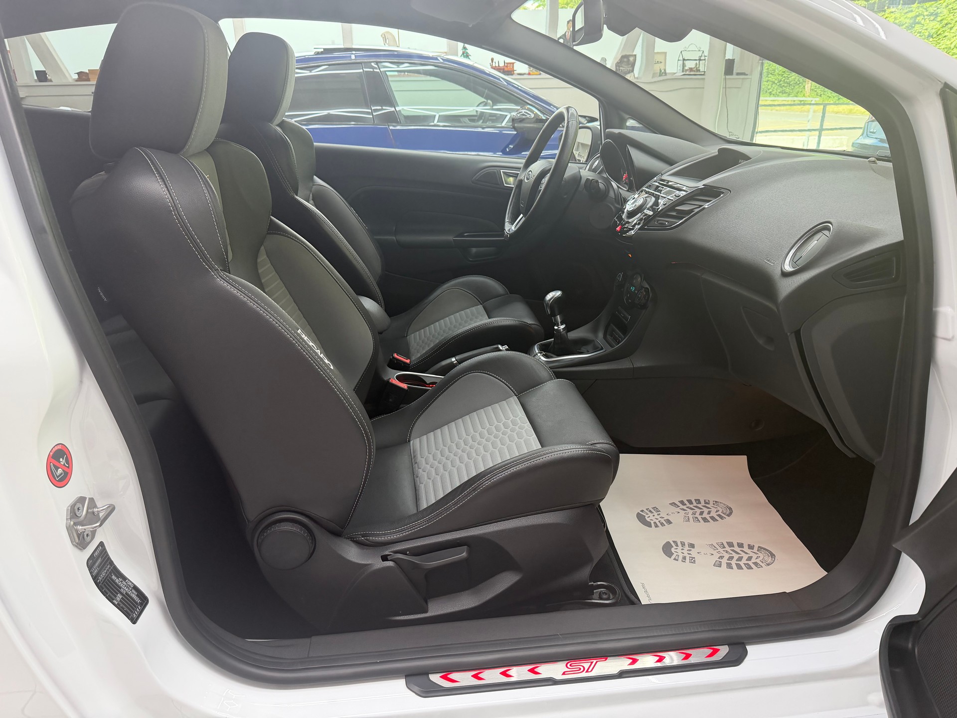 FORD Fiesta 1.6 EcoB ST-2-image-14