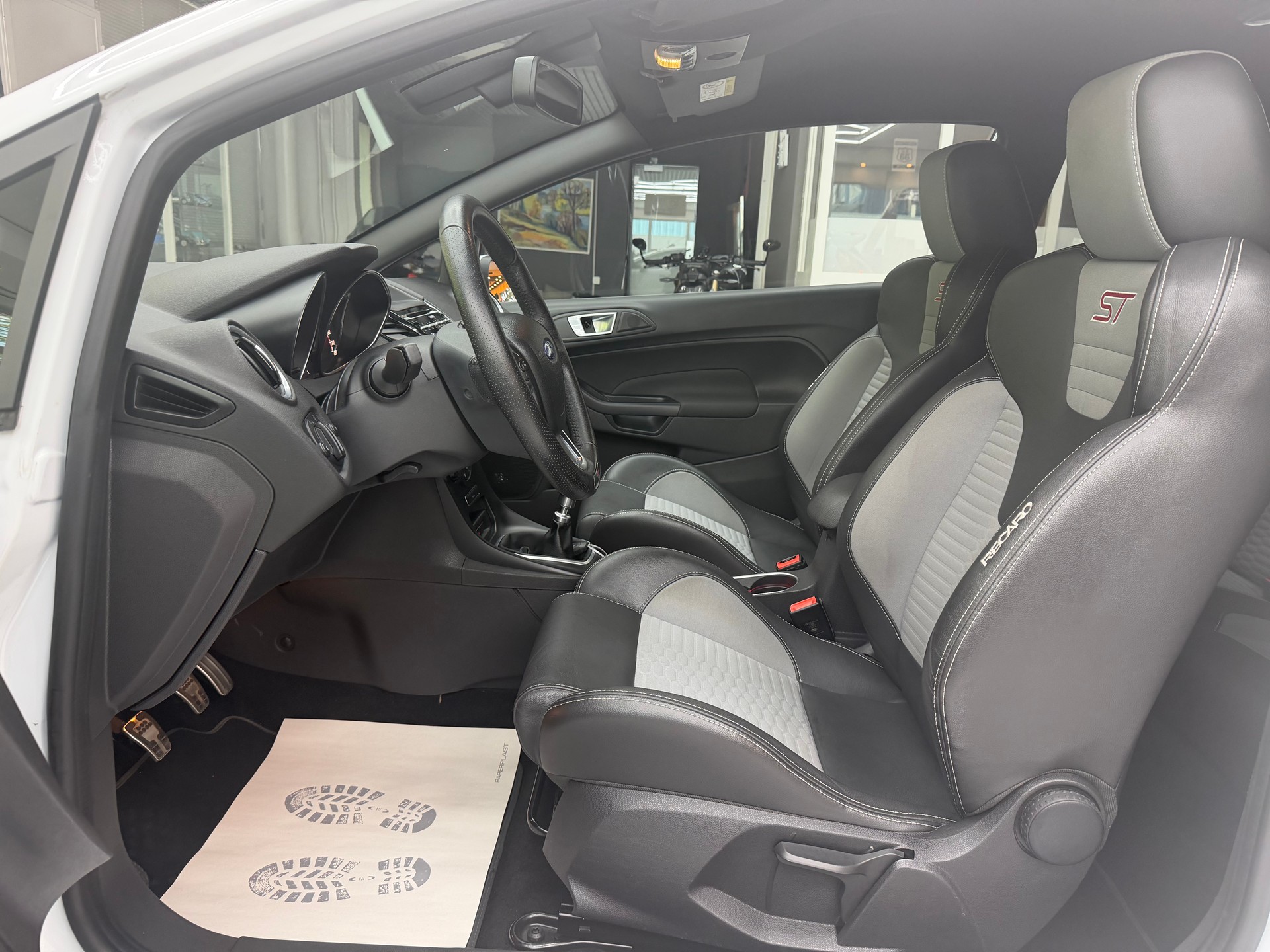 FORD Fiesta 1.6 EcoB ST-2-image-12