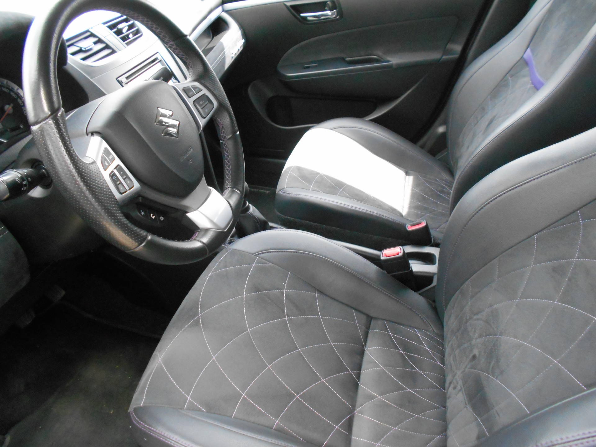 SUZUKI Swift 1.2i 16V Sergio Cellano 4x4-image-5