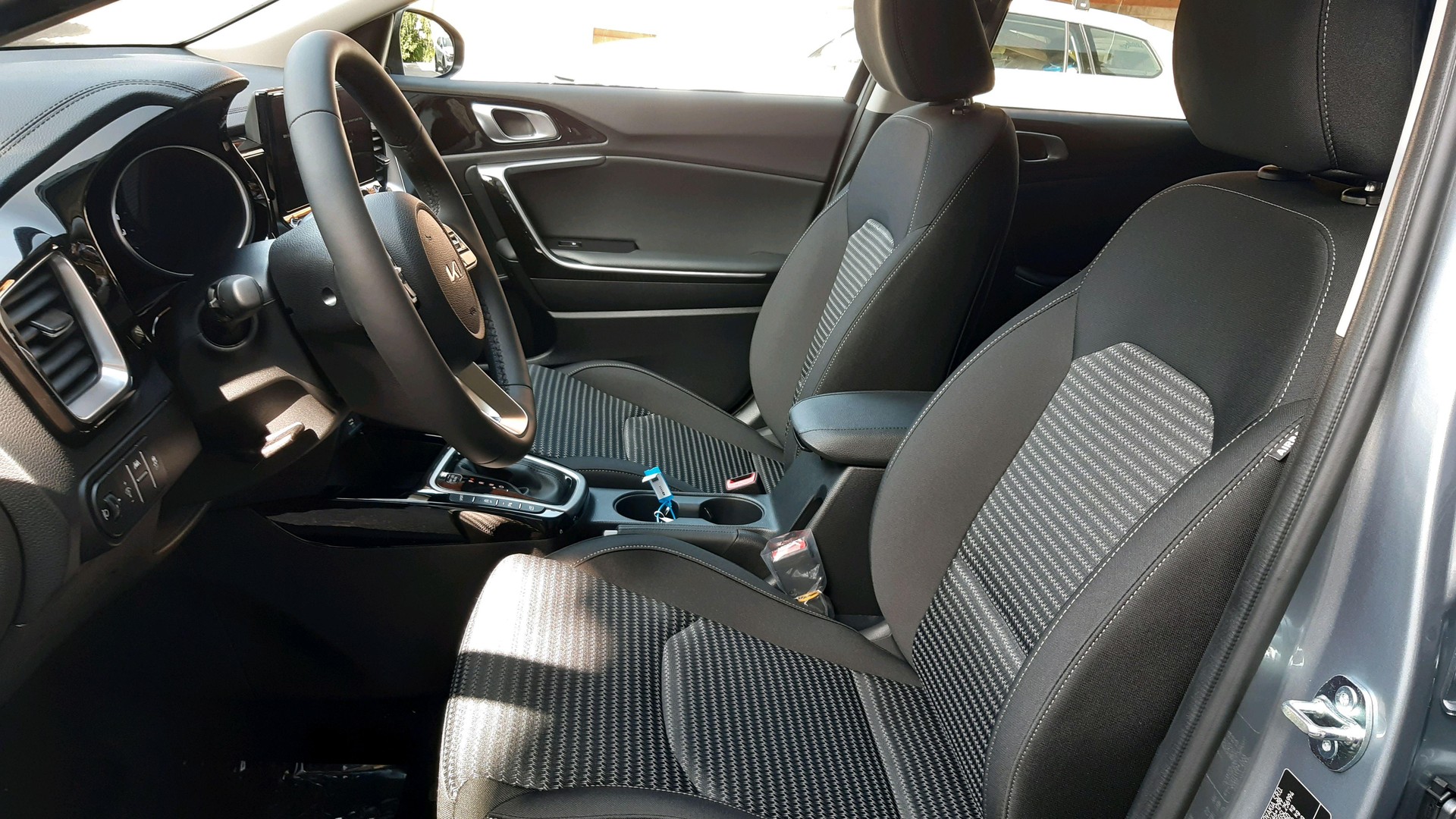 KIA Ceed 1.5 T-GDi Power-image-8