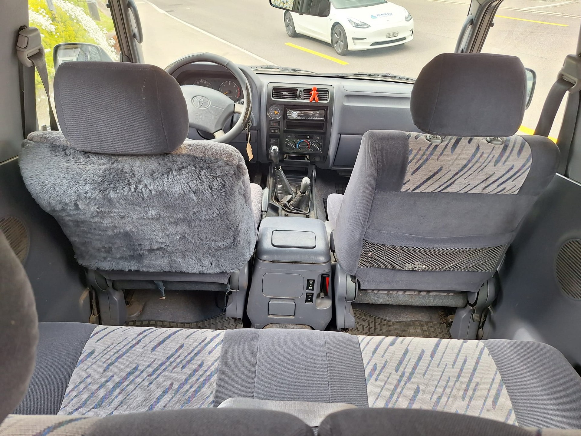 TOYOTA Land Cruiser 300 3.0 TD LX-image-12