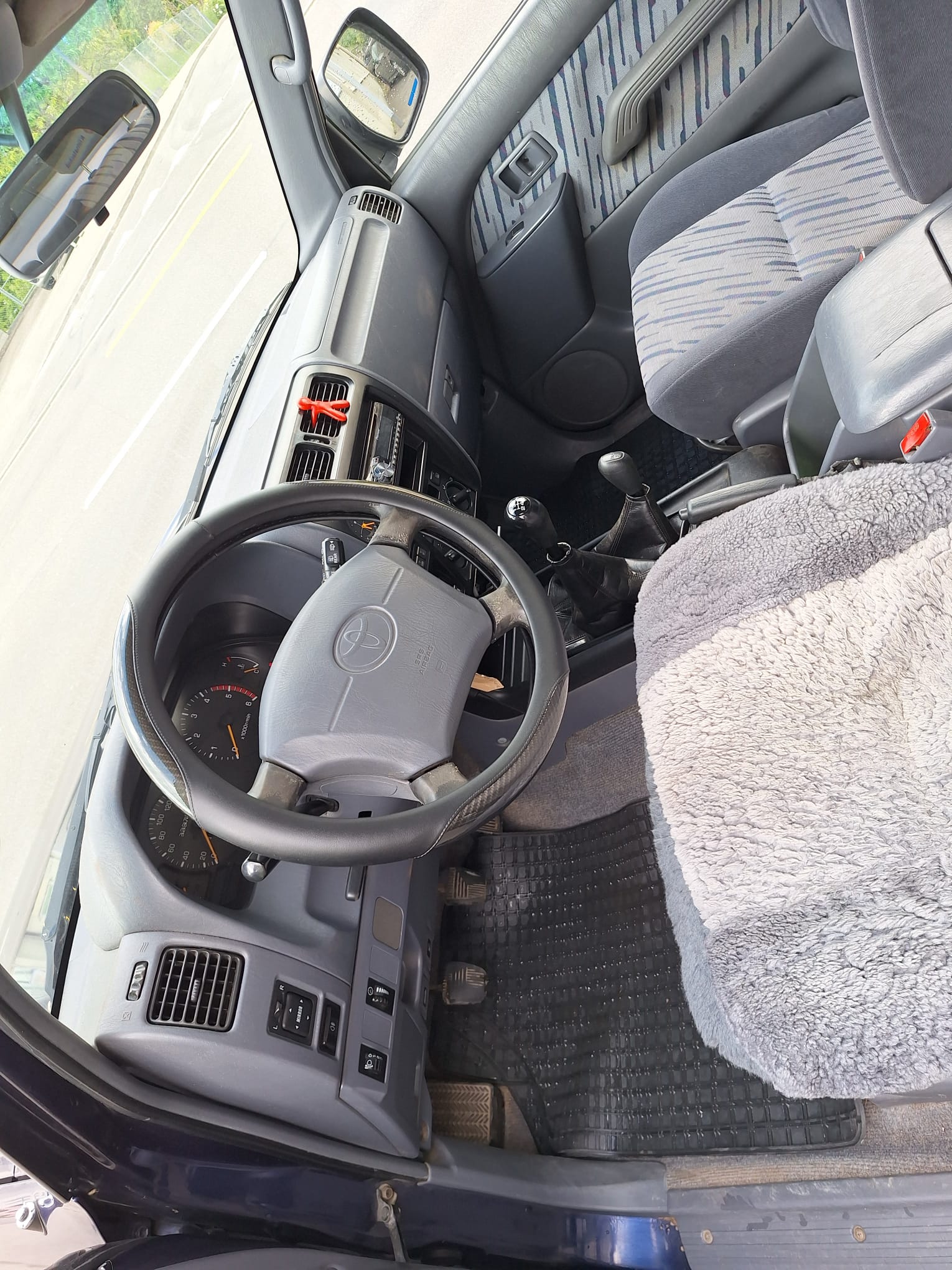 TOYOTA Land Cruiser 300 3.0 TD LX-image-13
