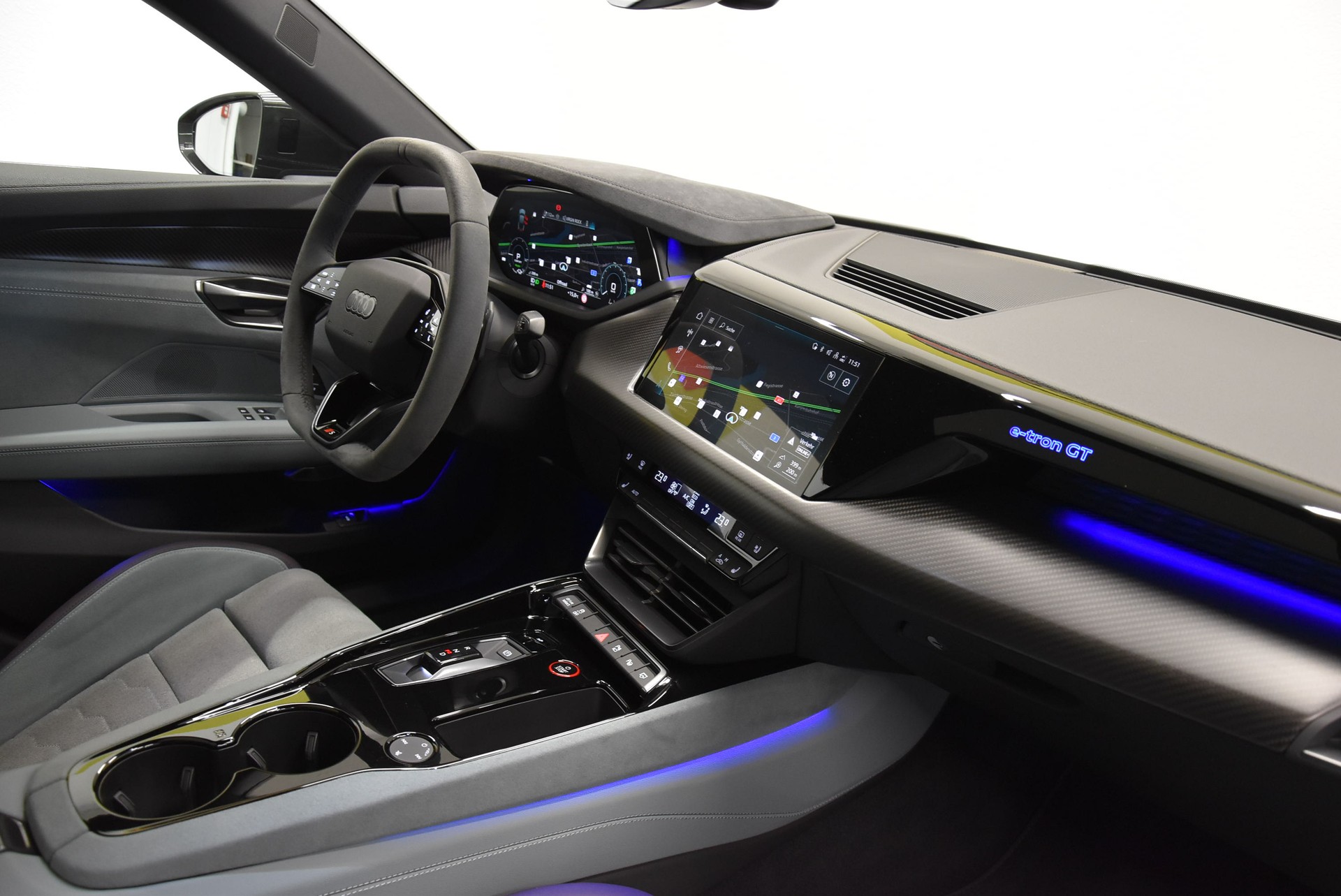 AUDI S e-tron GT quattro-image-3