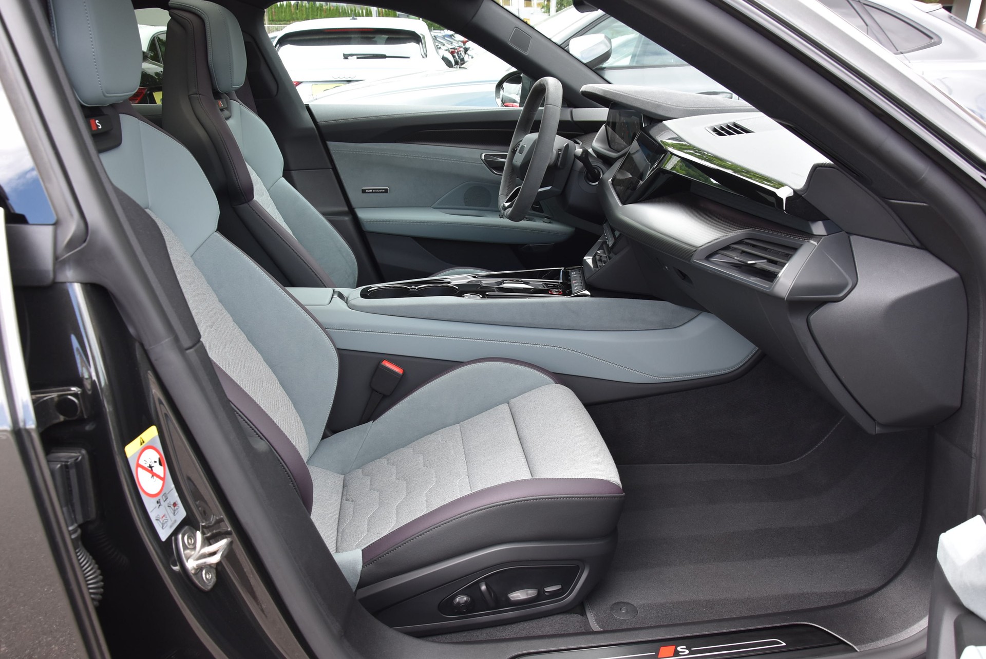 AUDI S e-tron GT quattro-image-2