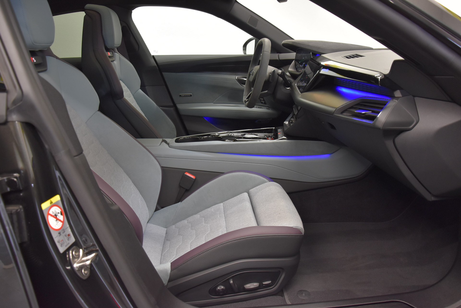 AUDI S e-tron GT quattro-image-2