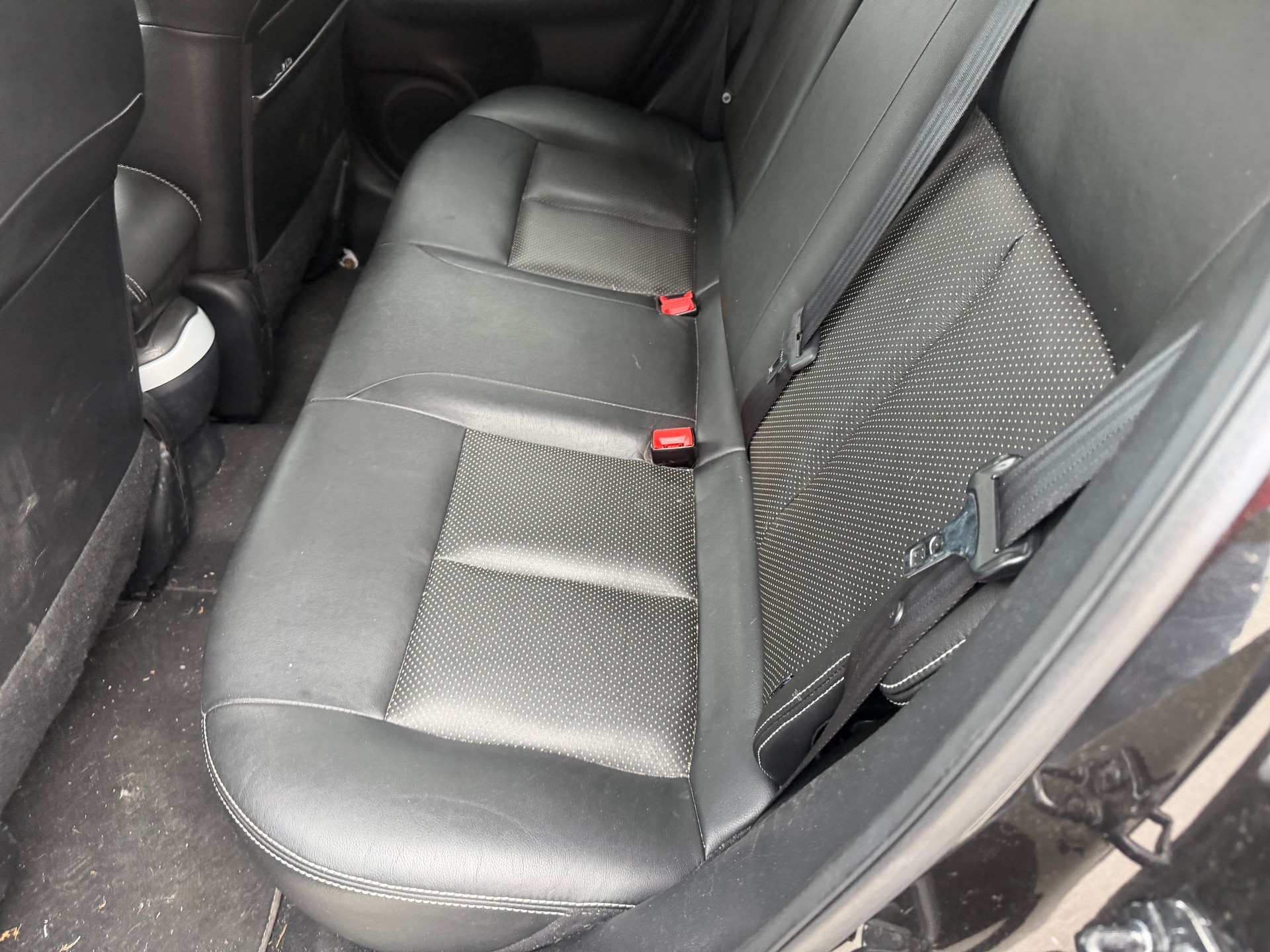 NISSAN Juke 1.6 DIG-T tekna 4x4 Xtronic M-CVT-image-8